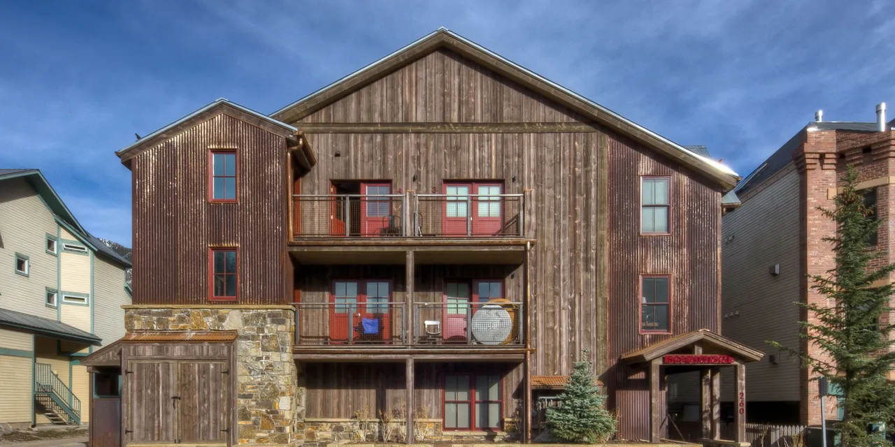 Ore Station 2 by Avantstay Modern Oasis in the Heart of Telluride w/ Hot Tub: vacation rental in Telluride