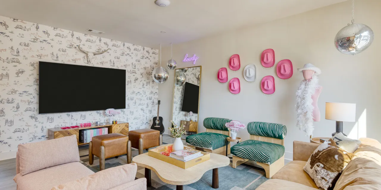 Last Rodeo Suite in Nashville by AvantStay® | Book Direct & Save!