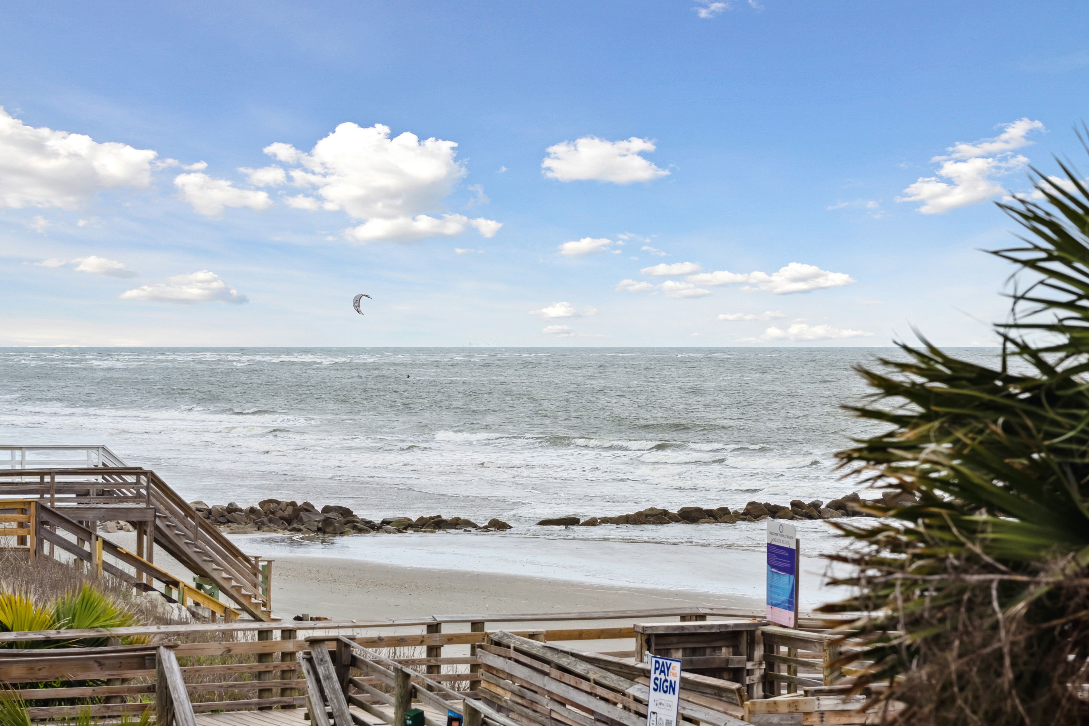 Folly Ocean Breeze in Folly Beach by AvantStay® | Book Direct & Save!