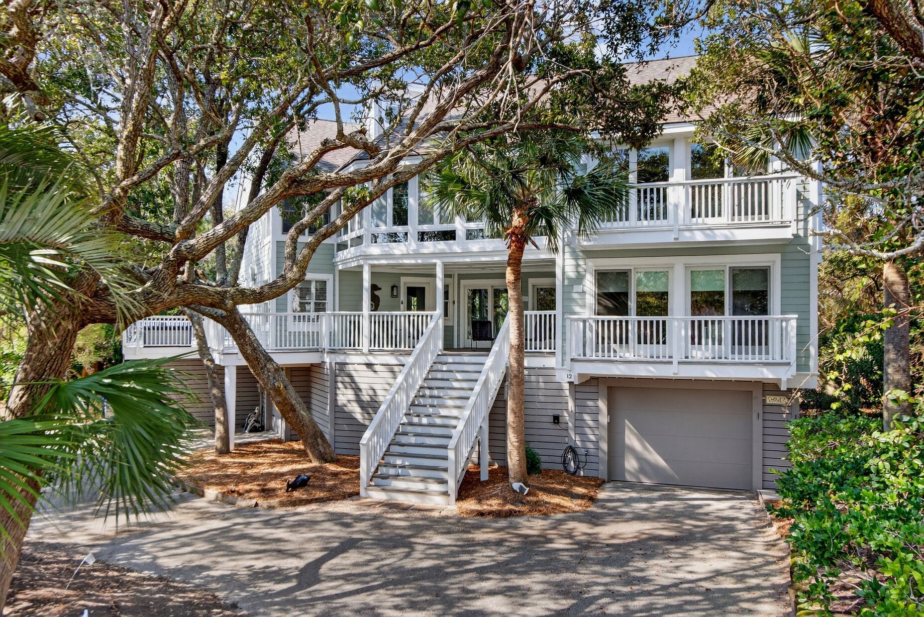12 Dunecrest Lane in Isle Of Palms by AvantStay® | Book Direct & Save!