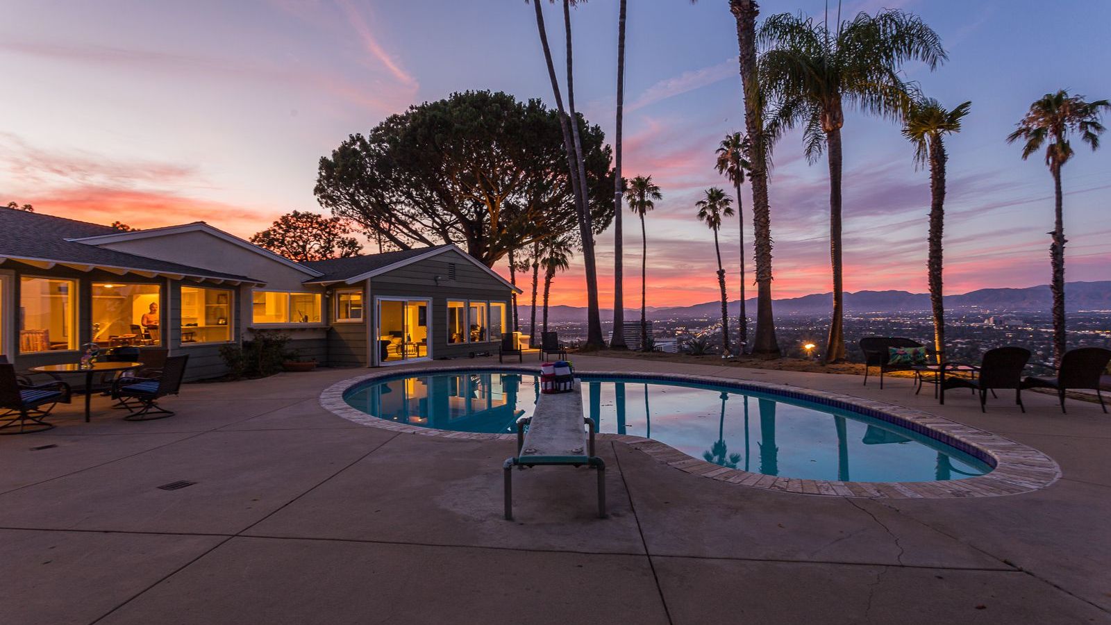 Panoramic Views And Oasis Pool - Stunning Mountain Retreat - Los Angeles, CA