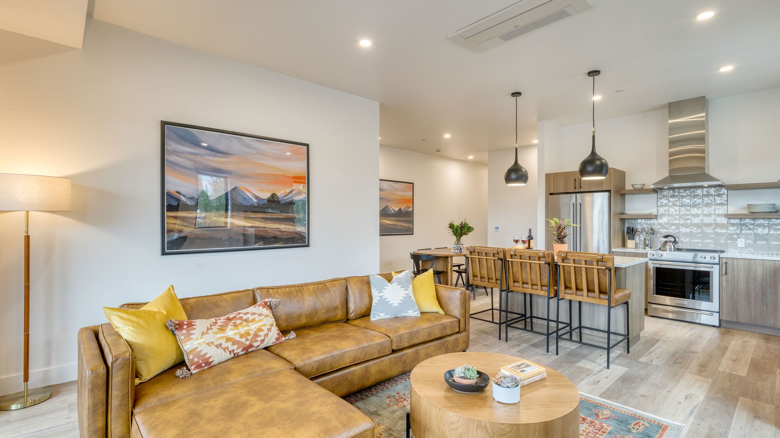 Aerie Modern 4 Unit Buyout | 4 Units W/ Hot Tub + Mountain Views | Near Downtown - Bend, OR