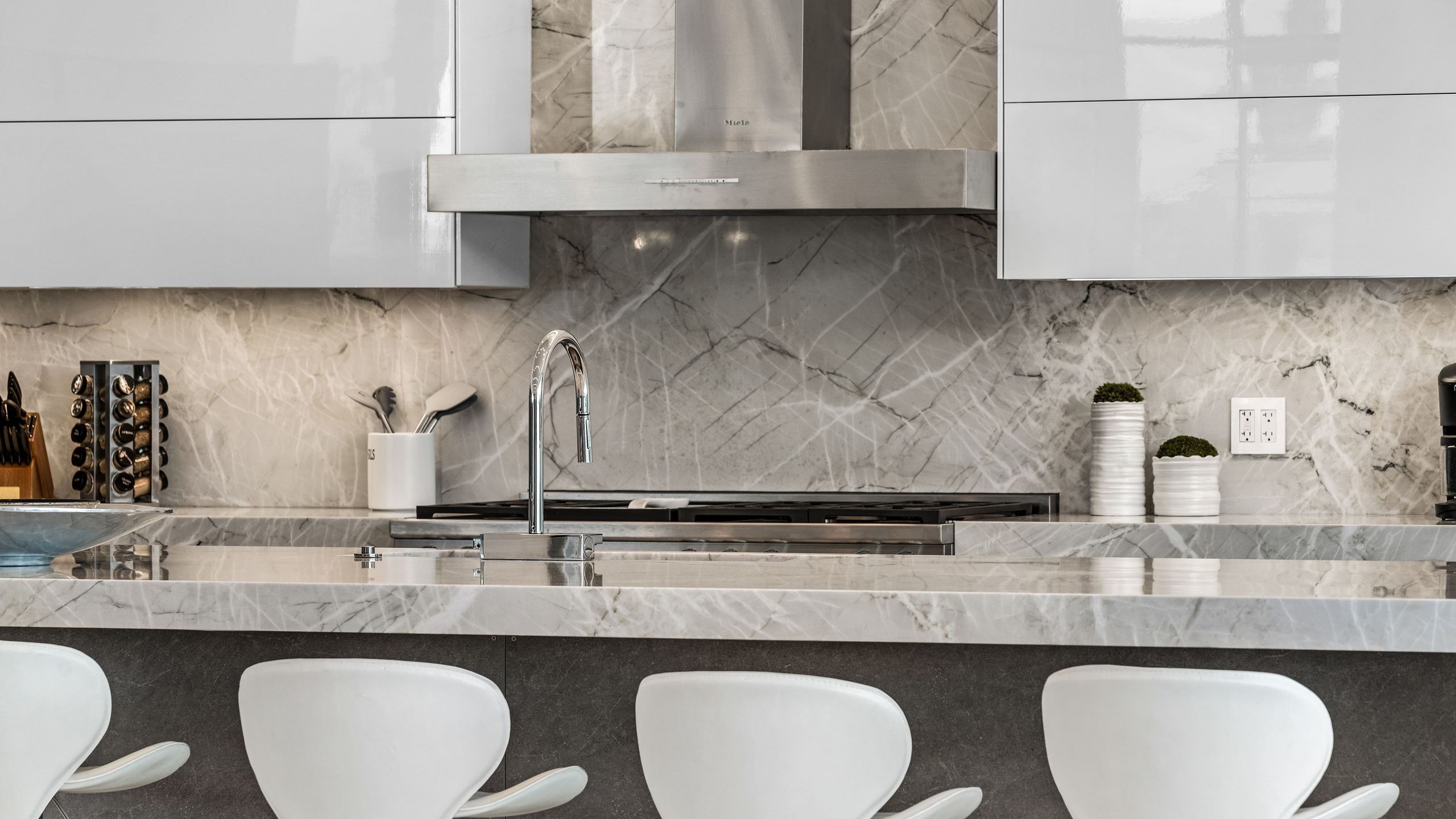 Sleeps 17 | Pool & Putting Green Indio Escape + Hot Tub Retreat | Bravo Villa #6 | Photo 16