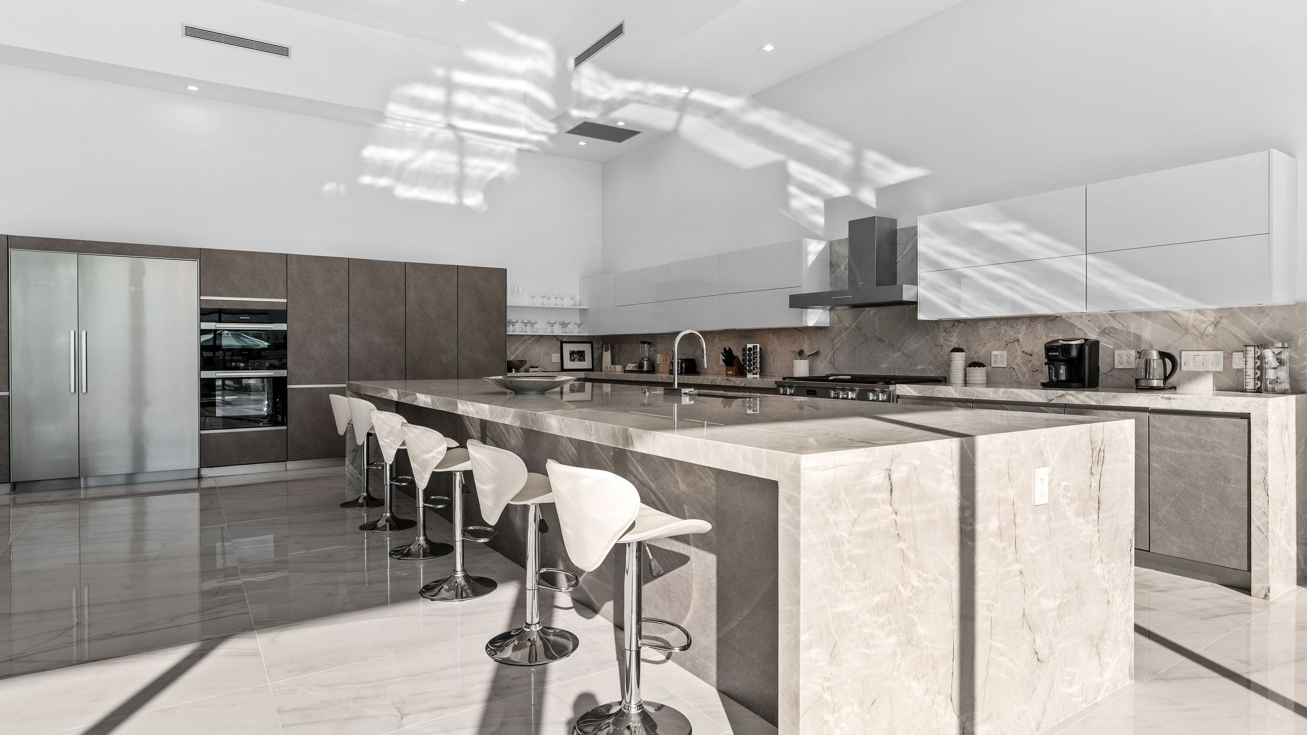 2 Luxury Villas • Pickleball Court, Pool, Putting Green | Bravo | Photo 56