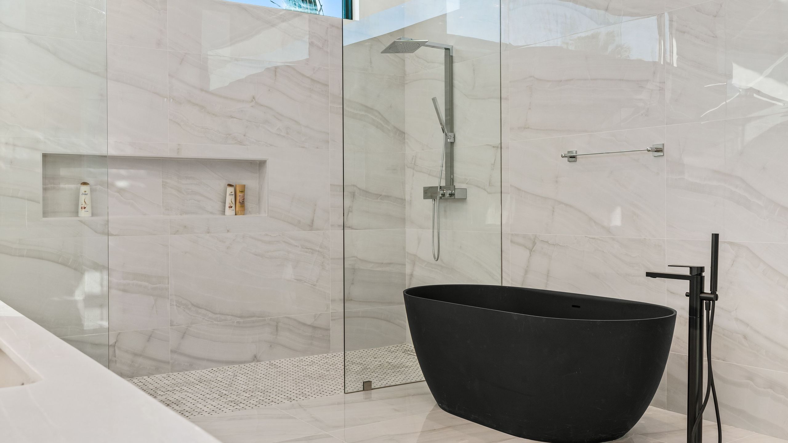 Sleeps 17 | Pool & Putting Green Indio Escape + Hot Tub Retreat | Bravo Villa #6 | Photo 24