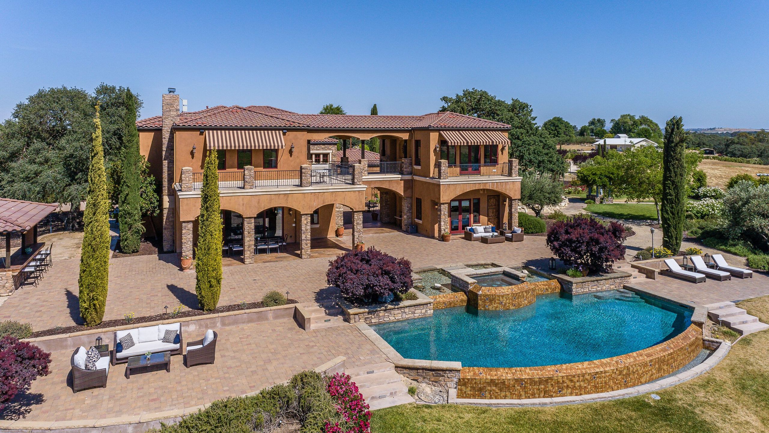 Mira Vista Vineyard Estate By Avantstay | Infinity Pool | 82-acre Estate - Paso Robles, CA