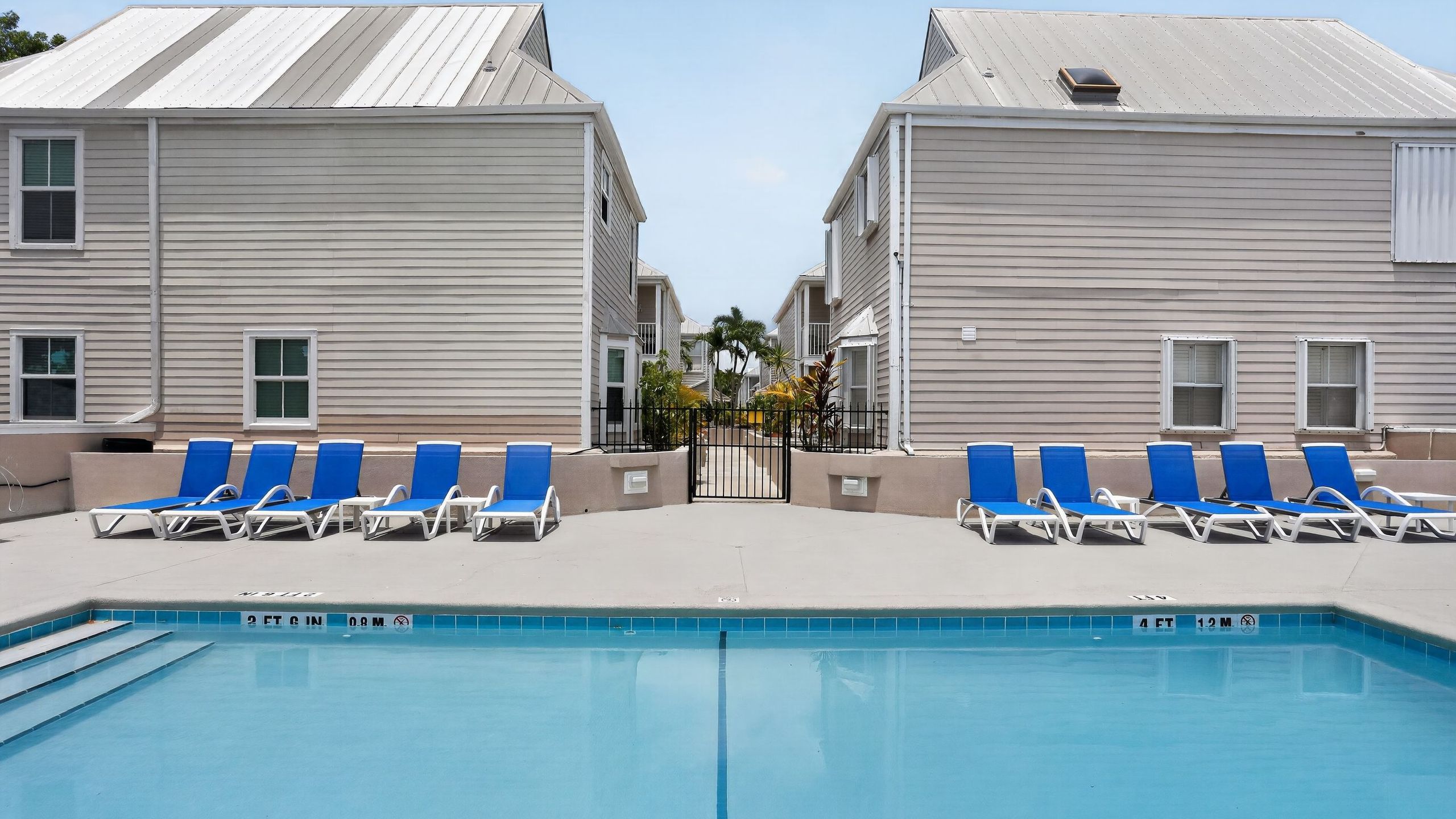 Charming Townhome With Shared Pool And Balcony Views - Delightful Getaway - Key West, FL
