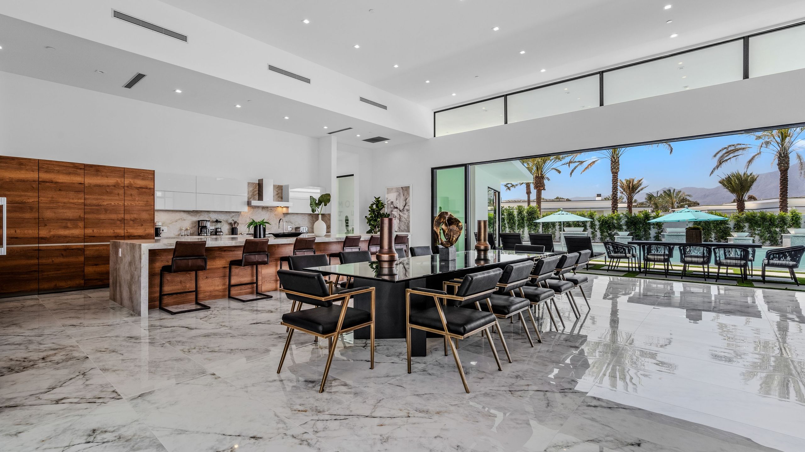 Sleeps 17 | Pool & Pickleball | Sun-Kissed Desert Escape | Bravo Villa #1 5