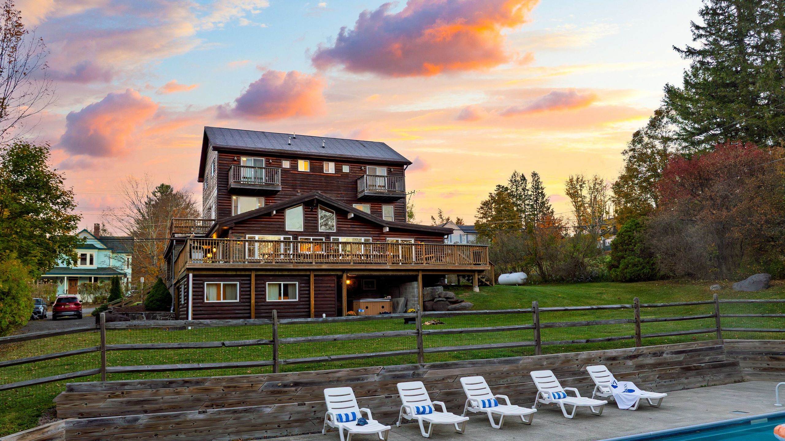 Cozy Peaks Lodge By Avantstay | Mins To Hunter Mtn • 13br • Pool, Spa & Game Room - Tannersville, NY