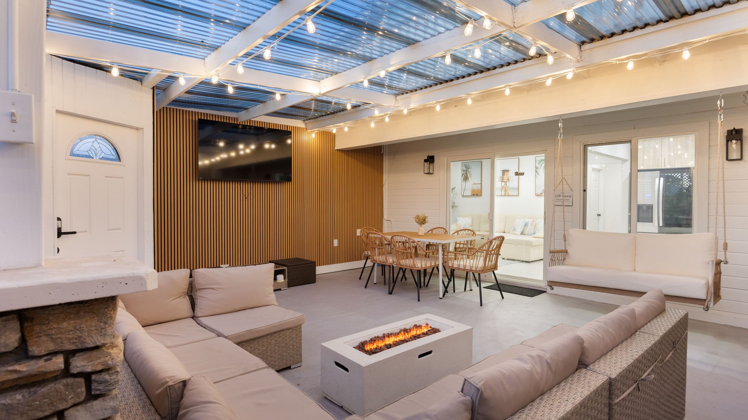 Cozy Patio And Firepit - Inviting Coastal Hideaway - 杭亭頓海灘
