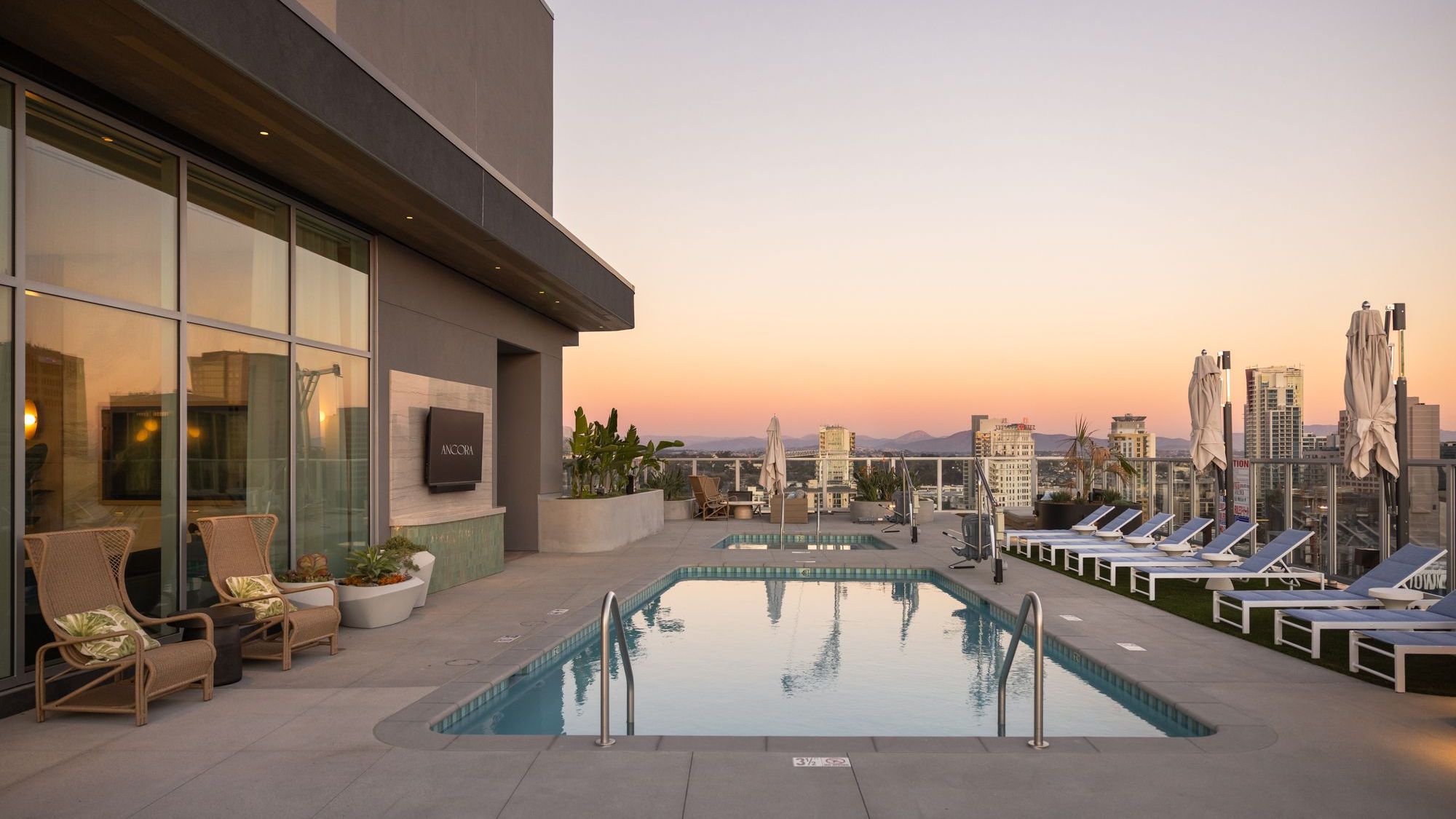 Ancora By Avantstay | Contemporary Design + Rooftop Spa + Fitness | Steps To Little Italy Dining, Harbor & Attractions - San Diego, CA