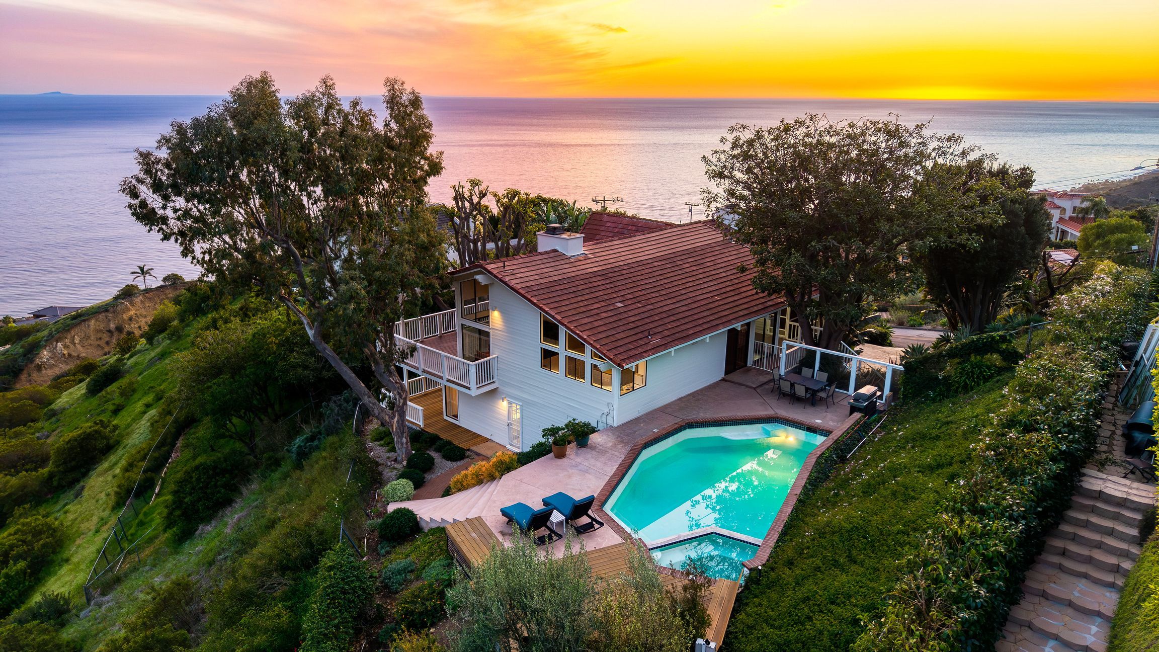 Pacific View Malibu By Avantstay | Oceanfront Retreat + Ocean Views - Malibu, CA