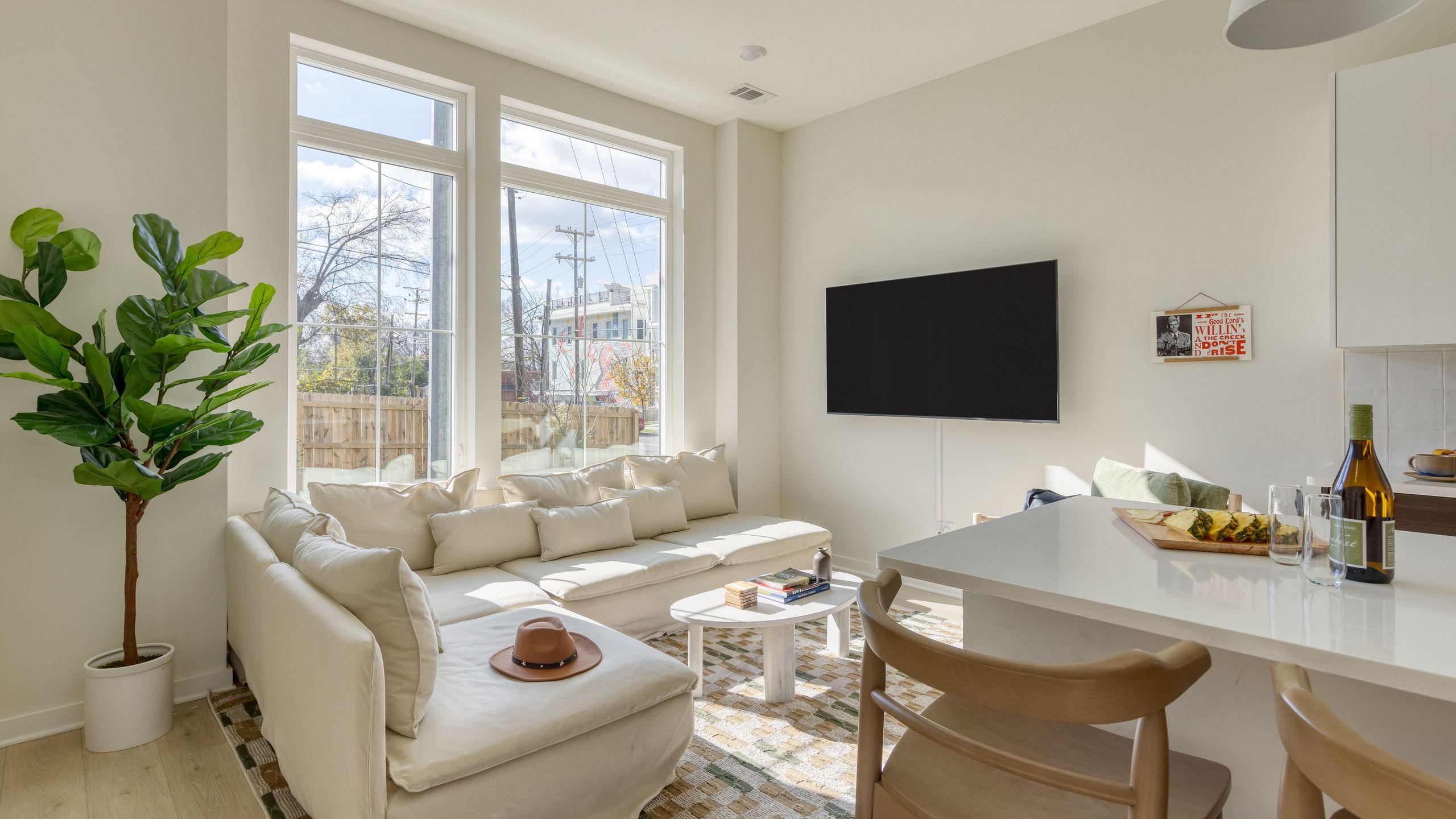 Newly Built 4bdr Townhome W/ Balcony, Minutes To Broadway | Lischey By Avantstay - Nashville, TN