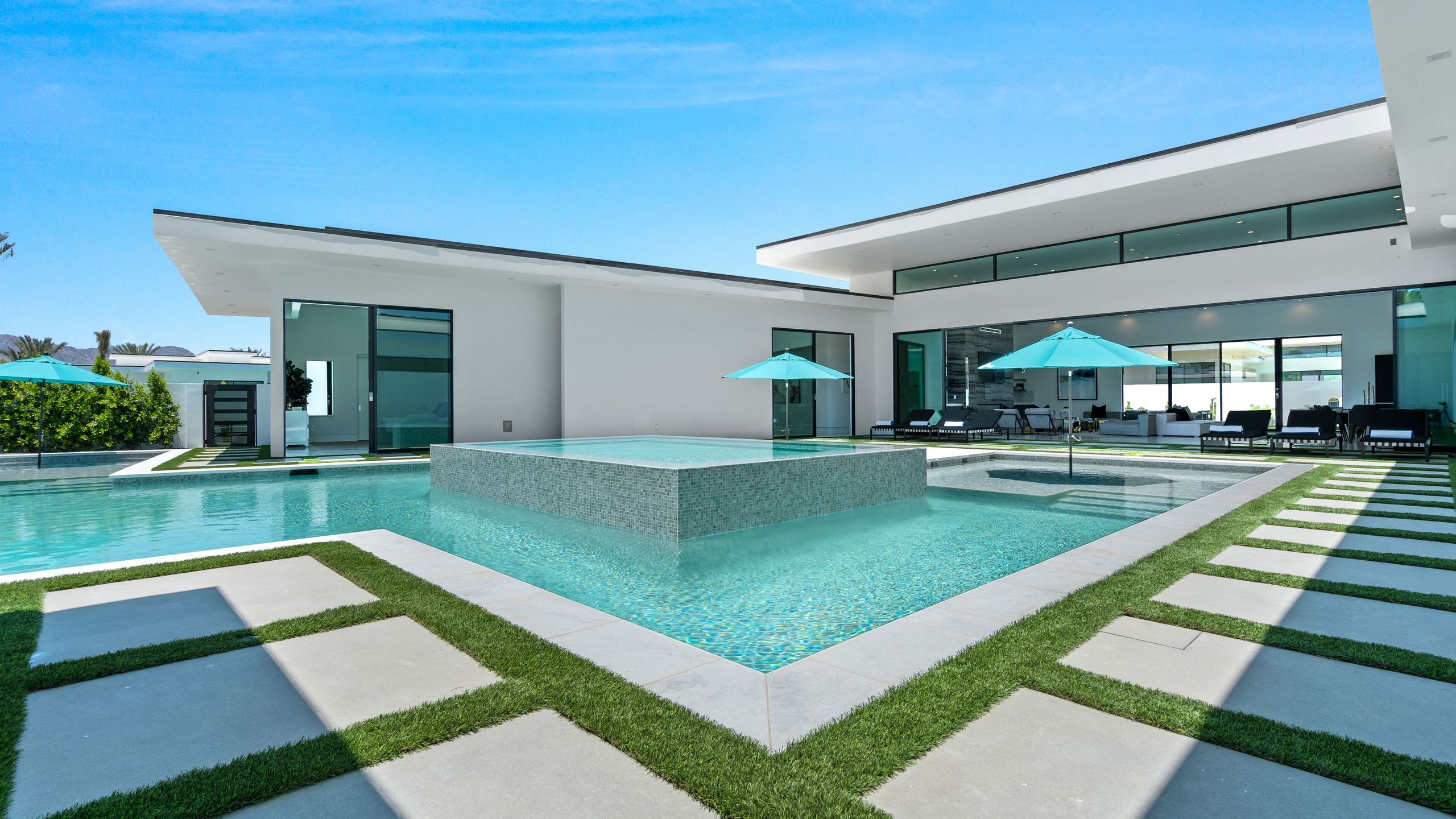 Sleeps 23 | Pool, Hot Tub & Putting Green | Minutes to Golf & Dining | bravo Villa #7 | Photo 7