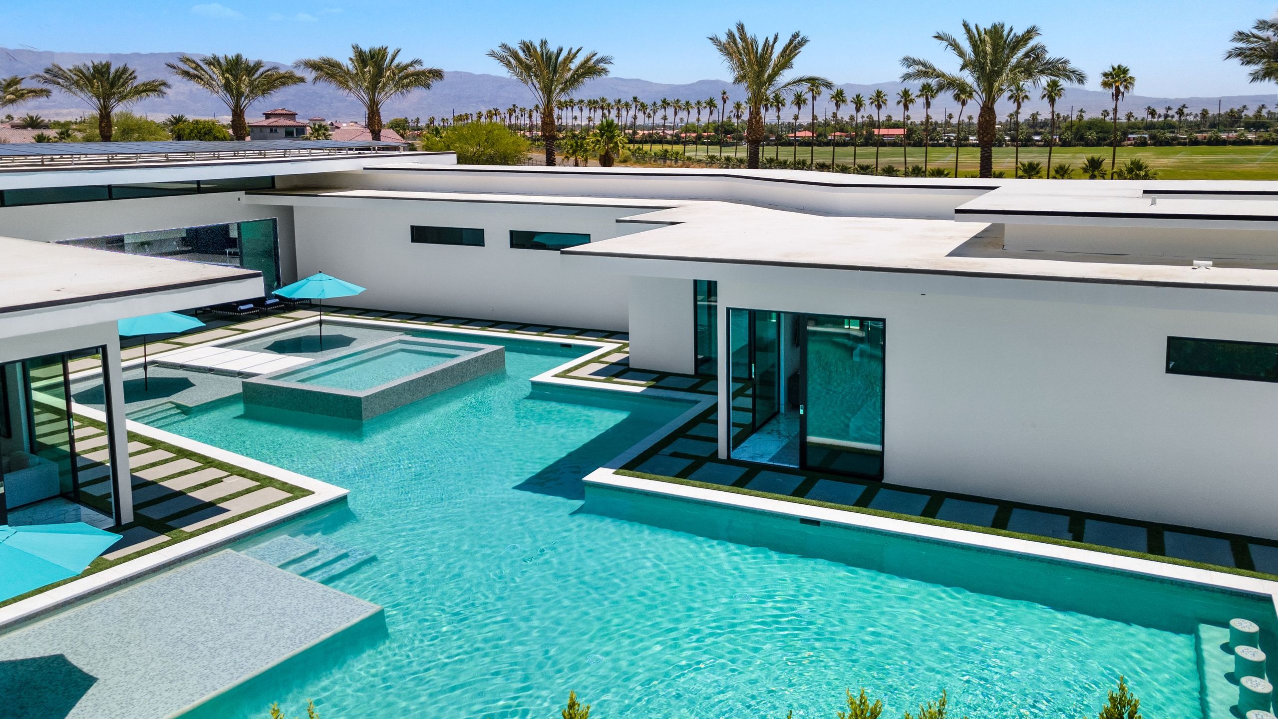 Sleeps 23 | Pool, Hot Tub & Putting Green | Minutes to Golf & Dining | bravo Villa #7