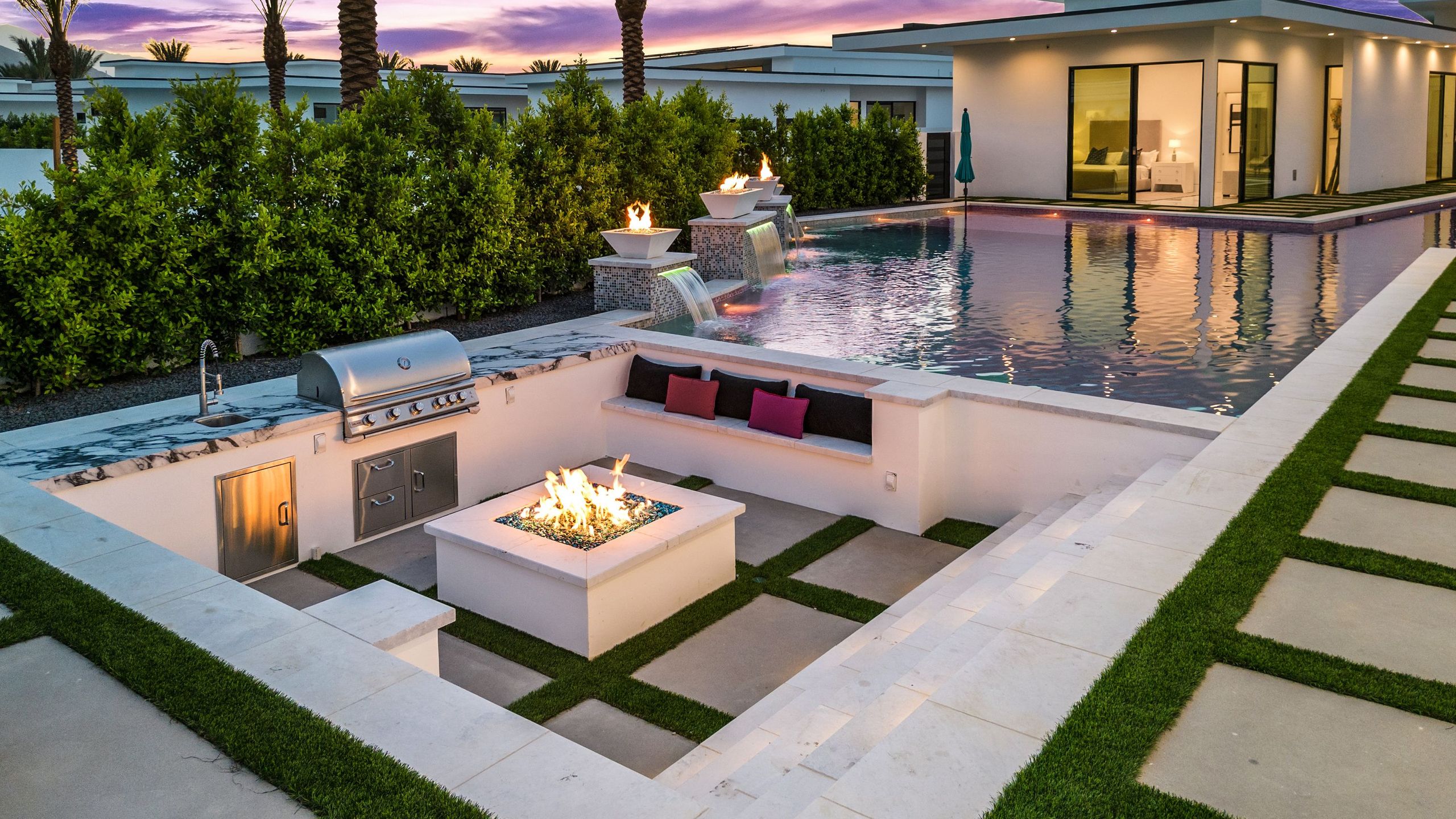 Sleeps 23 | Pool, Hot Tub & Putting Green | Minutes to Golf & Dining | bravo Villa #7 | Photo 2