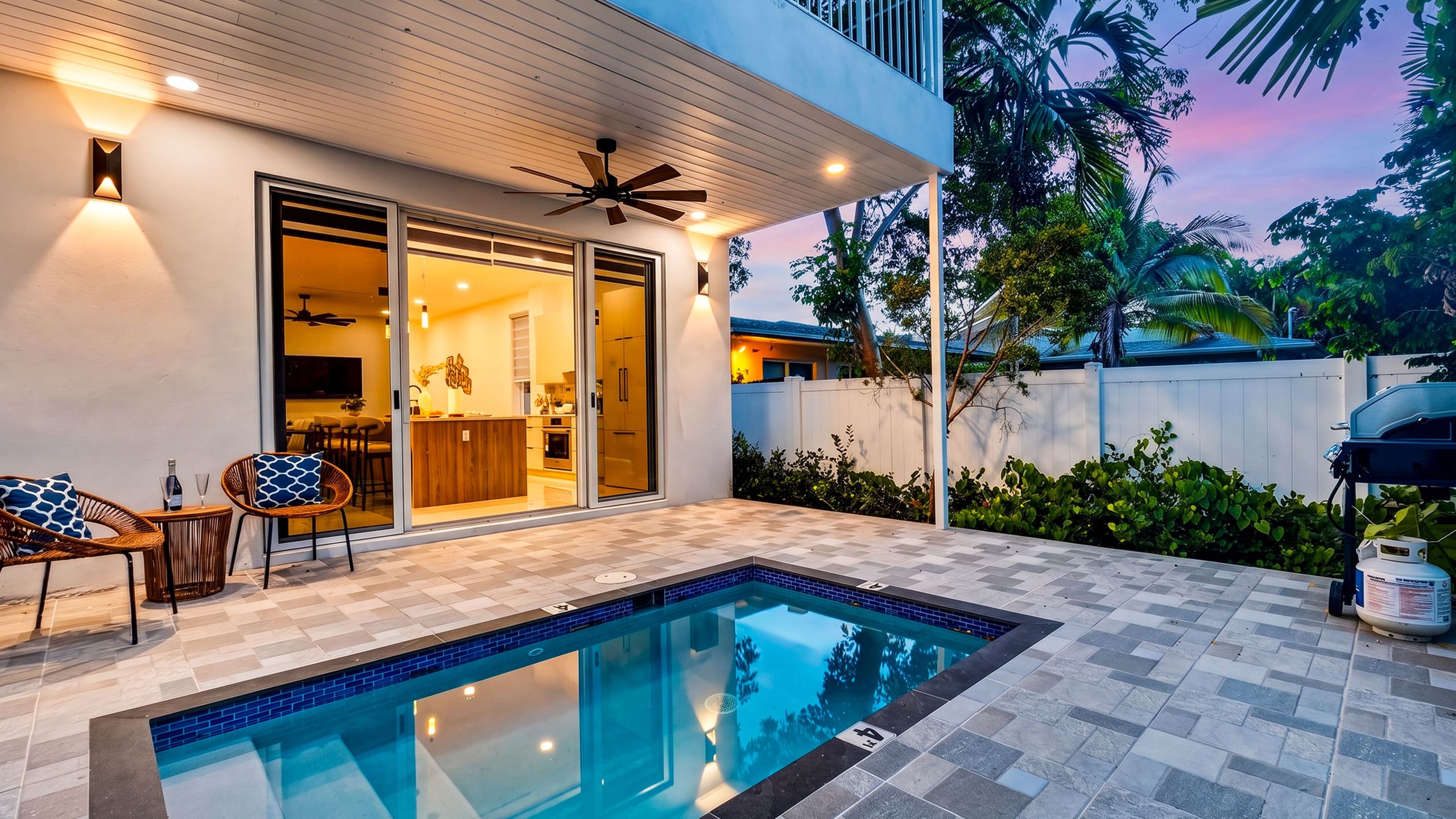 Palm Perch By Avantstay | Shared Pool Deck + Bbq + Skyline Balcony | Walk To Las Olas - Bahamas