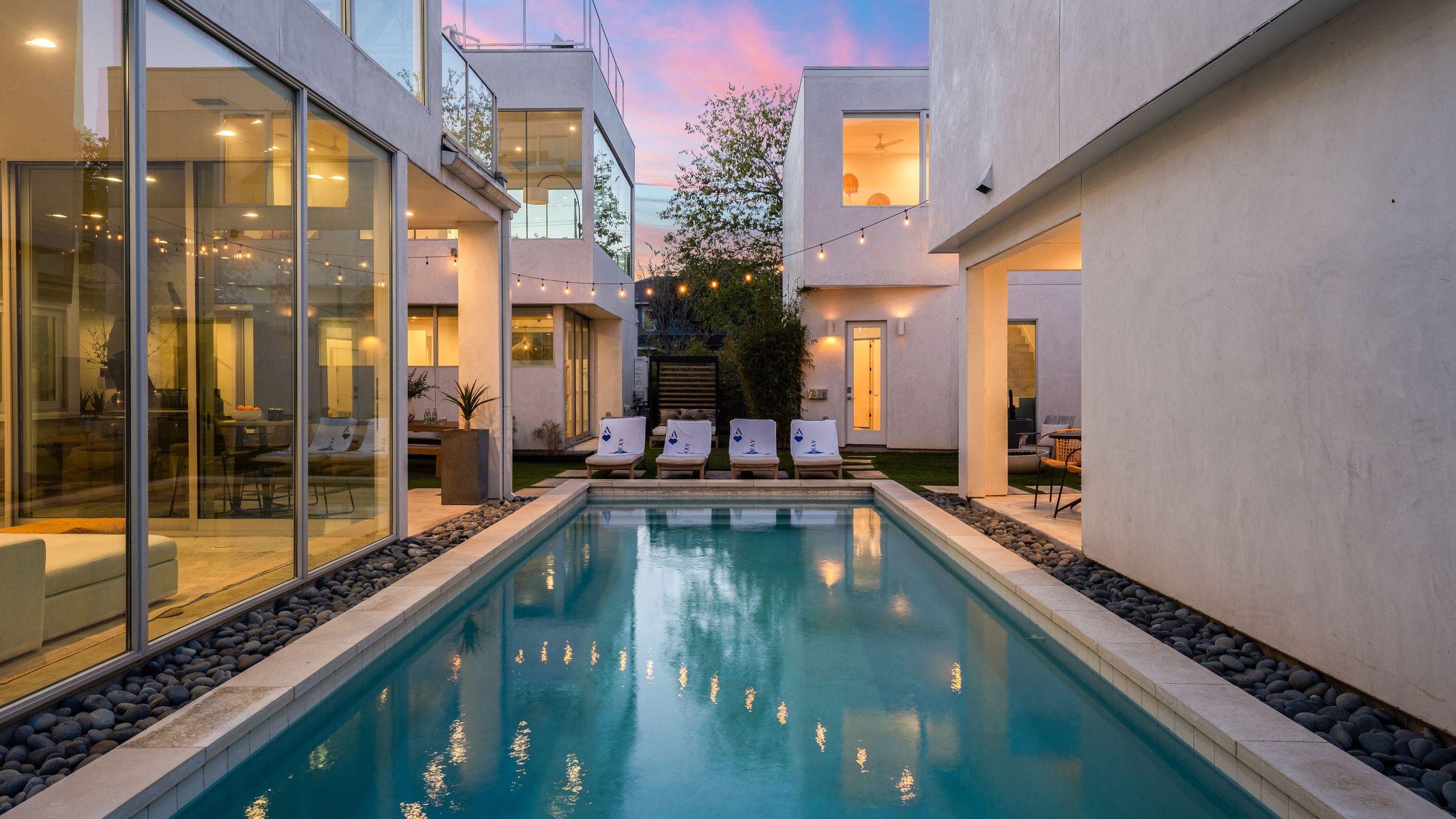 Bouldin Collective By Avantstay - Sleeps 32, Private Compound With Hot Tub, Sauna & Game Room - Austin, TX