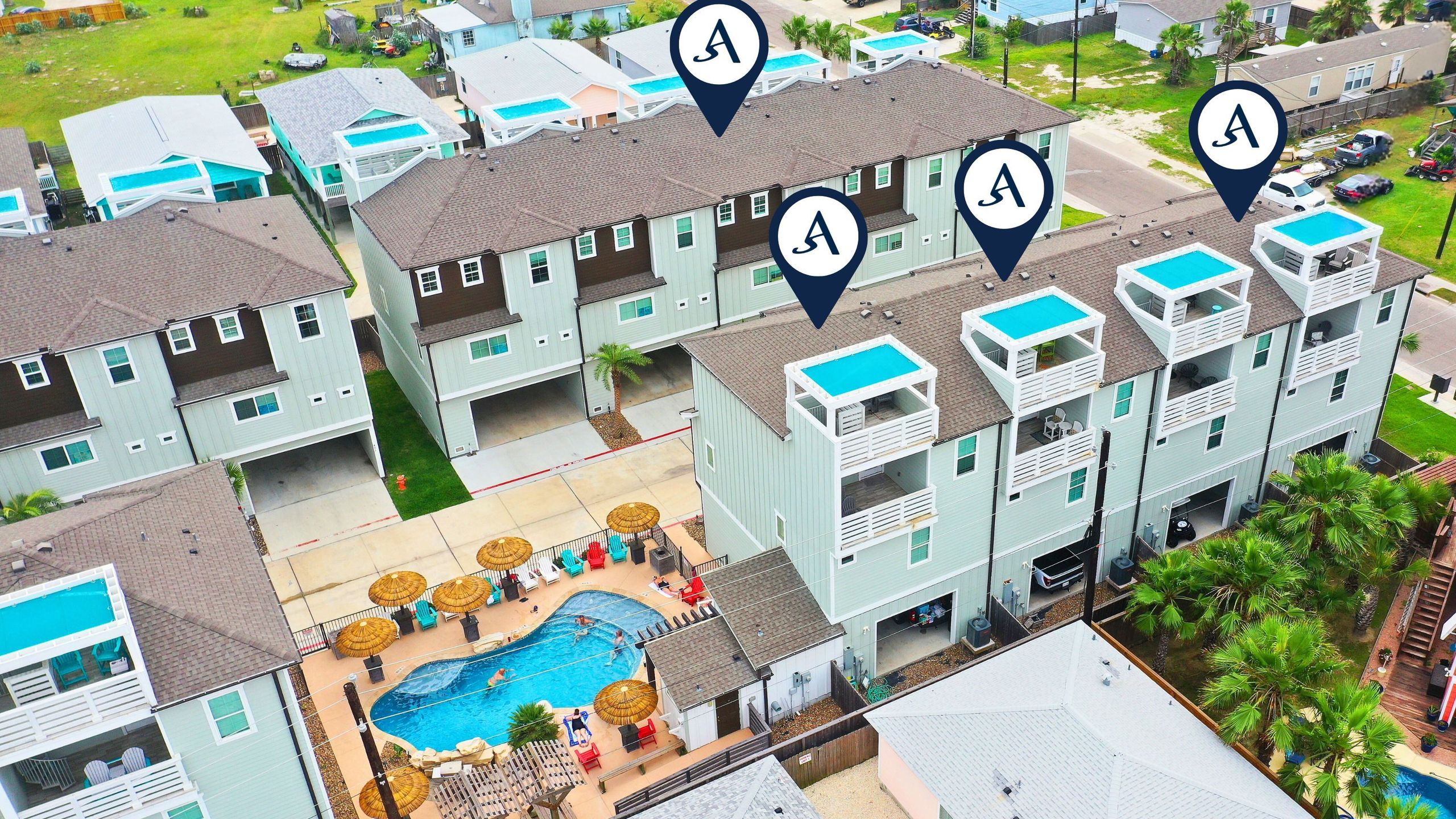 Sleeps 33! 4 Condos, Walk To The Beach, Resort-style Pool, Endless Summer Resort - Port Aransas, TX