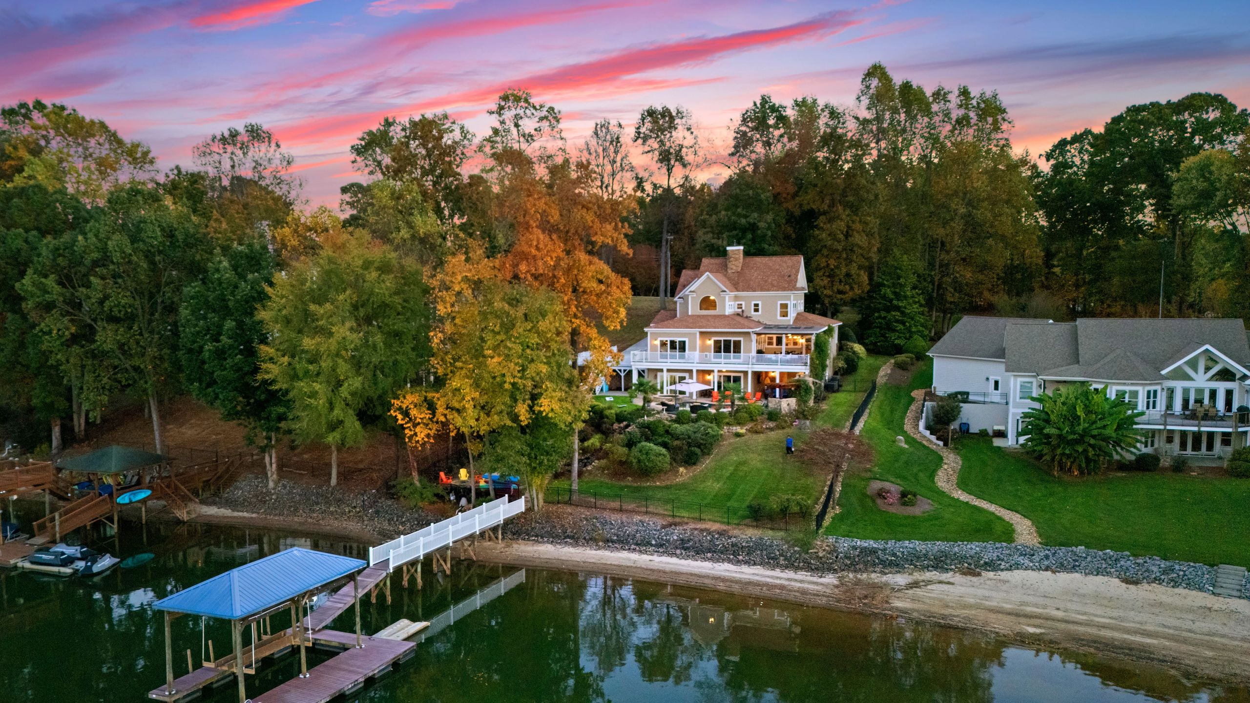 Elegant Waterfront Escape With Pool And Hot Tub - Charming Lake Retreat - Mooresville, NC