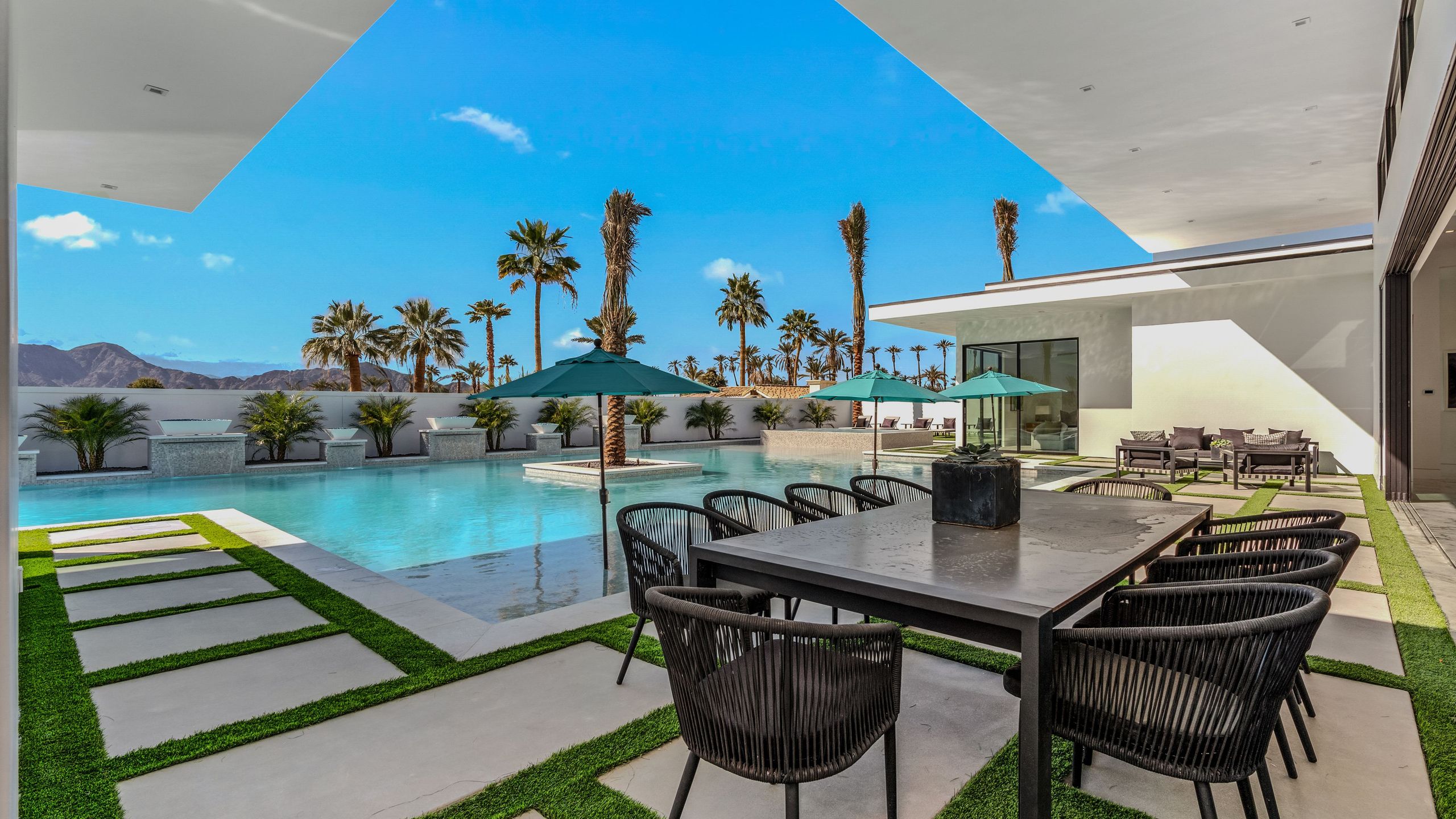 Sleeps 25 | 2 Luxury Villas w/ Pool + Spa, Putting Green | Bravo | Photo 39