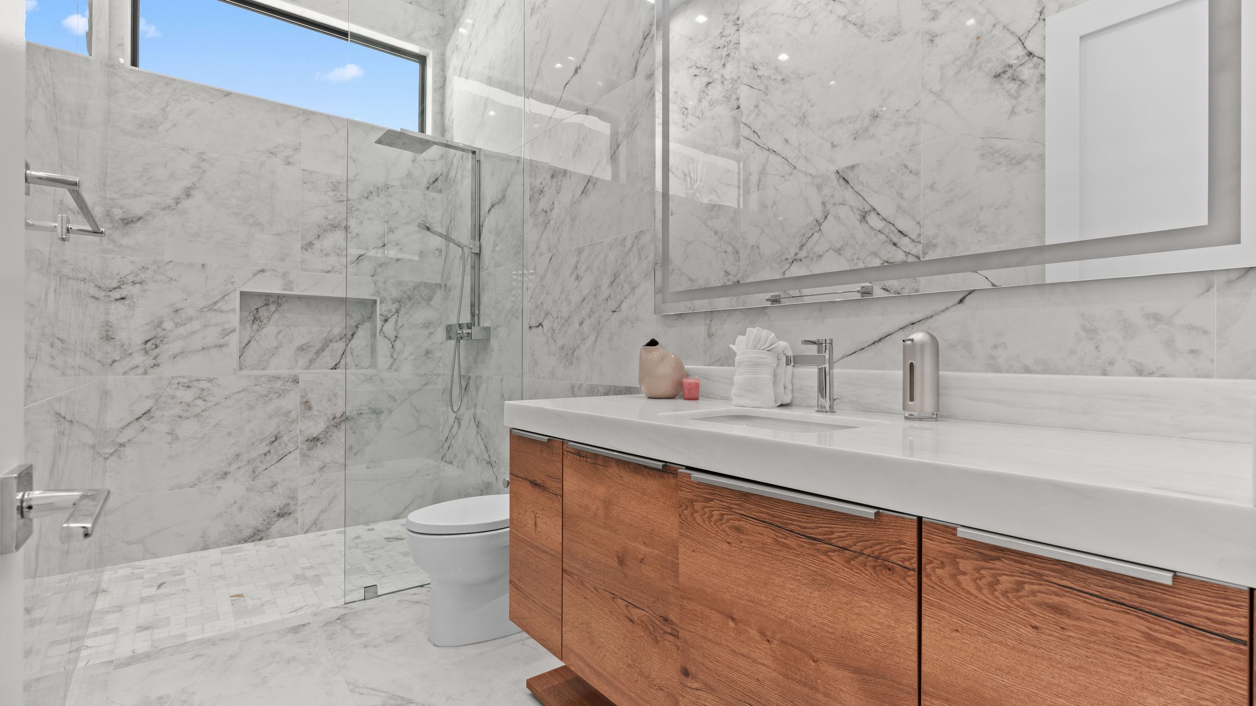 Sleeps 25 | 2 Luxury Villas w/ Pool + Spa, Putting Green | Bravo | Photo 38