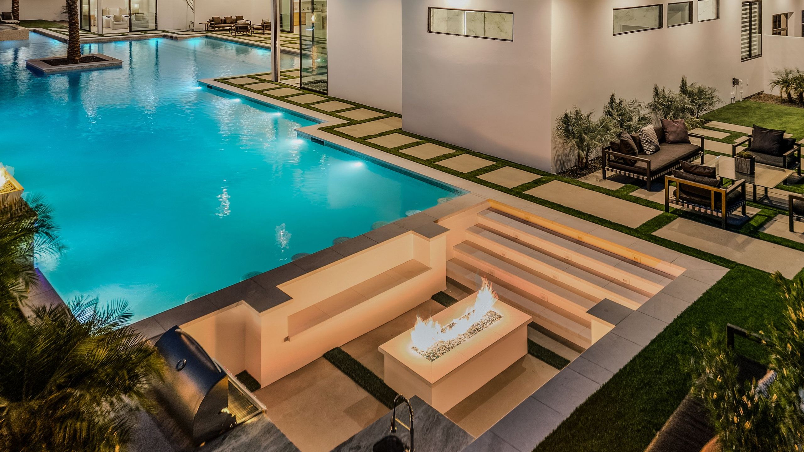 Sleeps 25 | 2 Luxury Villas w/ Pool + Spa, Putting Green | Bravo | Photo 48