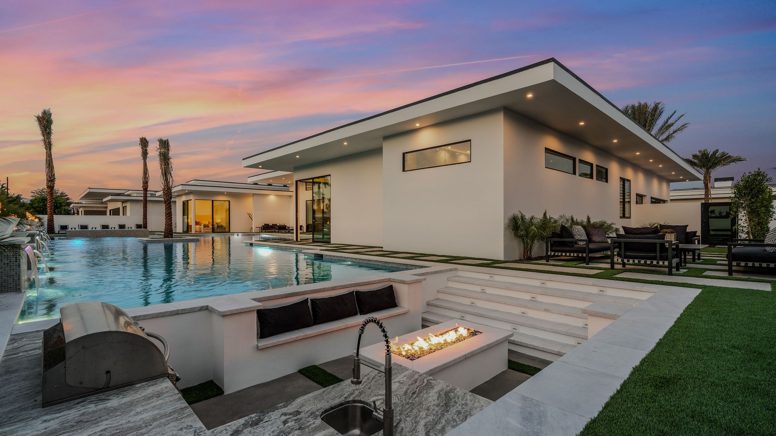 Sleeps 25 | 2 Luxury Villas w/ Pool + Spa, Putting Green | Bravo | Photo 3