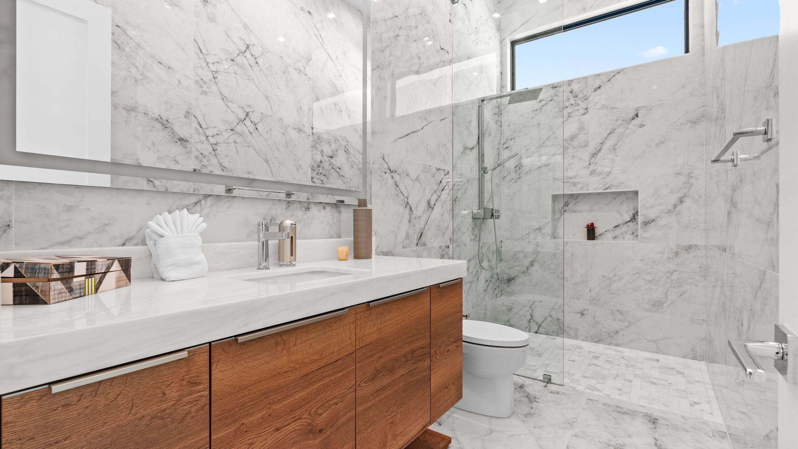 Sleeps 25 | 2 Luxury Villas w/ Pool + Spa, Putting Green | Bravo | Photo 35