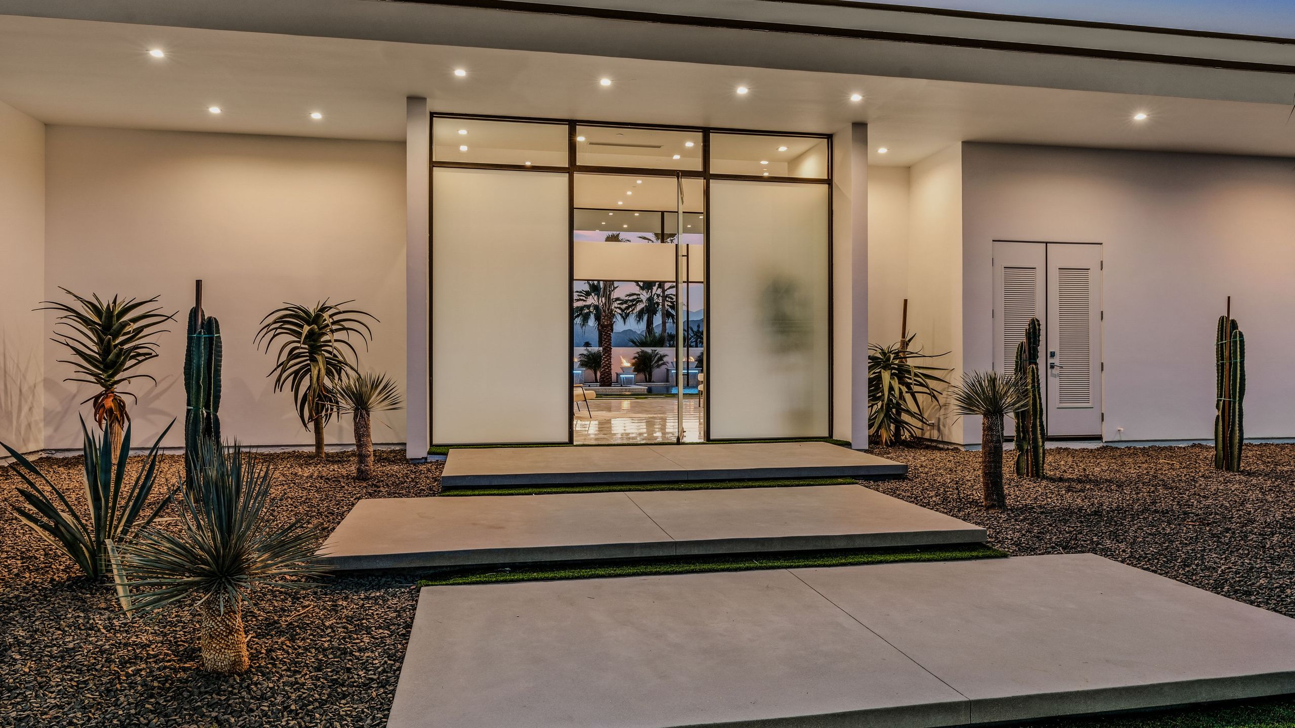 Sleeps 25 | 2 Luxury Villas w/ Pool + Spa, Putting Green | Bravo | Photo 54