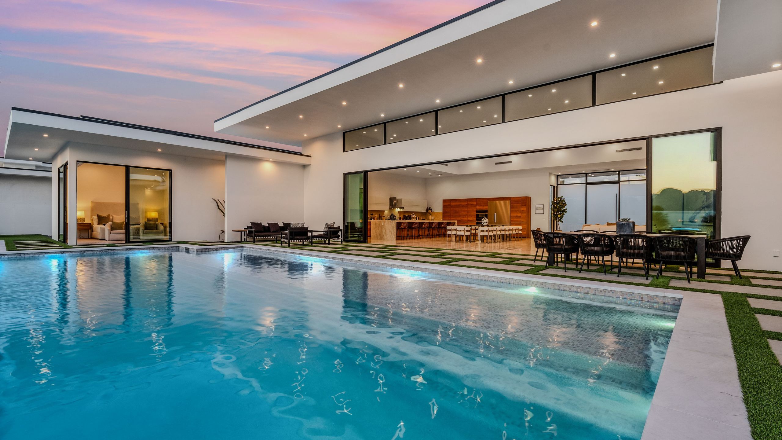 Sleeps 25 | 2 Luxury Villas w/ Pool + Spa, Putting Green | Bravo | Photo 5