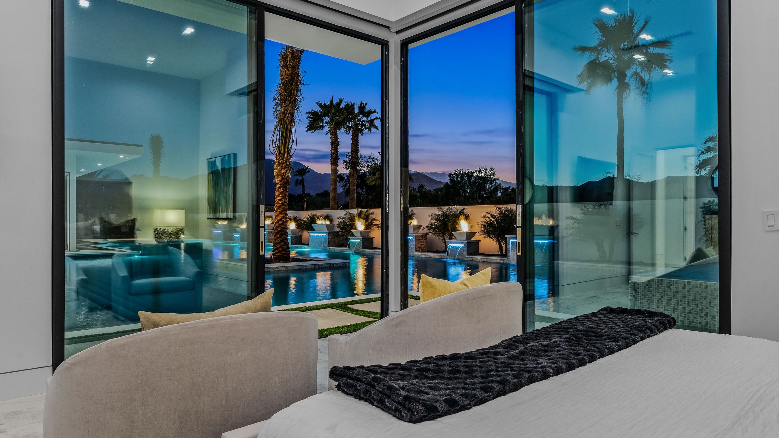 Sleeps 25 | 2 Luxury Villas w/ Pool + Spa, Putting Green | Bravo | Photo 26