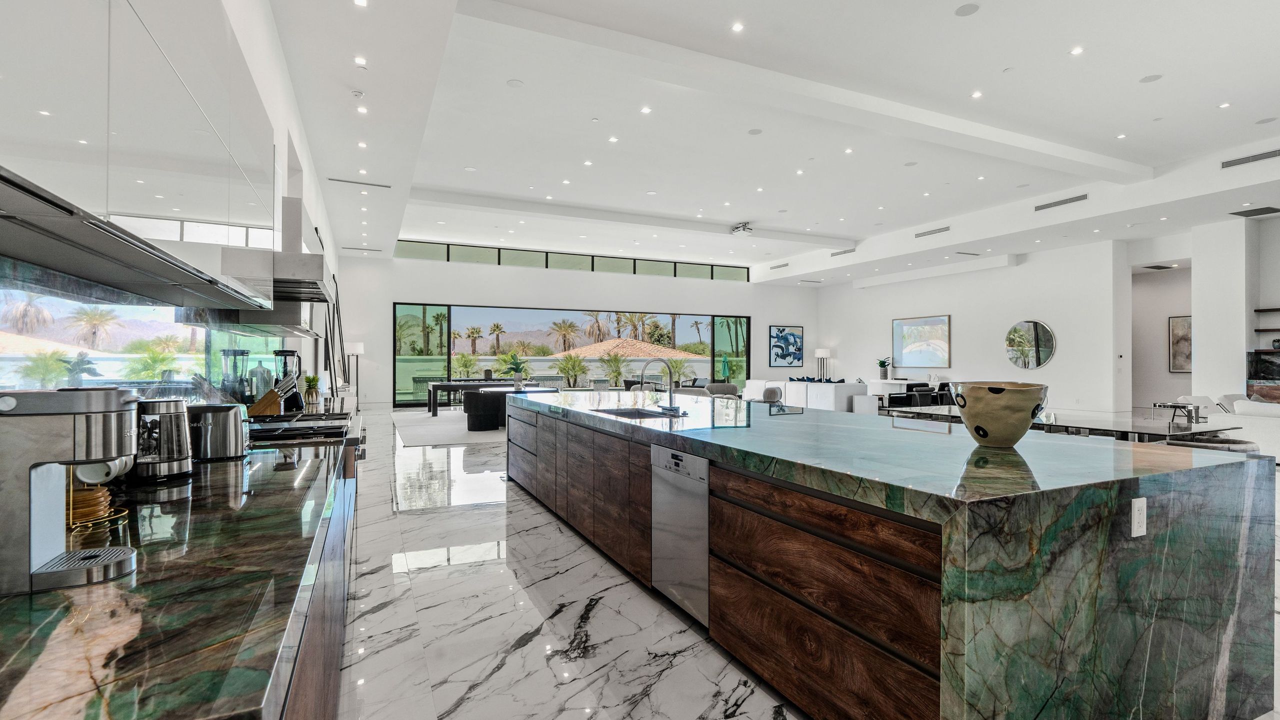 Sleeps 25 | 2 Luxury Villas w/ Pool + Spa, Putting Green | Bravo | Photo 67