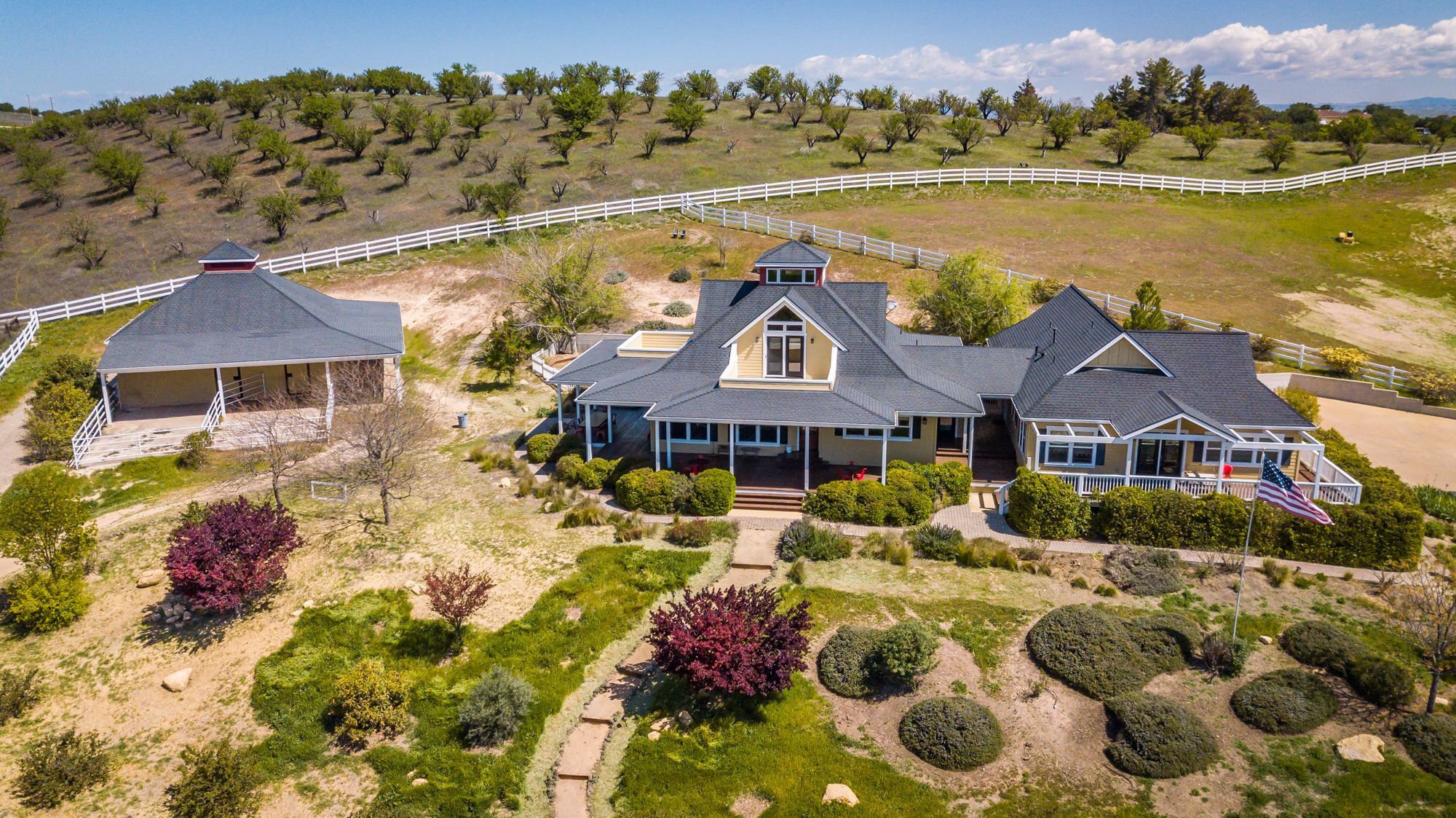 Tour De Rouge By Avantstay | Pool + Spa + Firepit | Paso Robles Wine - Paso Robles, CA