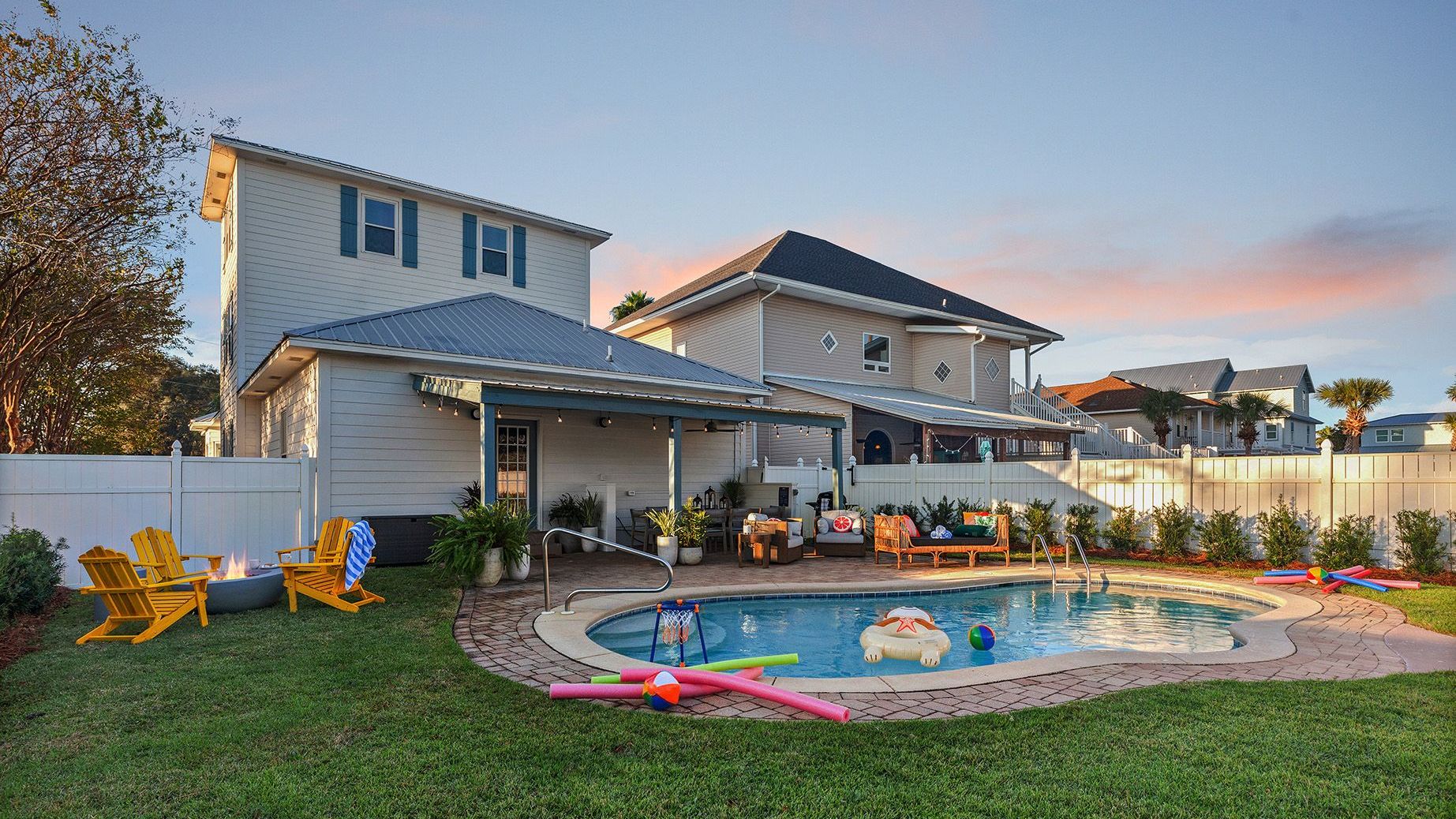 Sparkling Pool And Cozy Fire Pit - Stunning Coastal Haven - Destin, FL