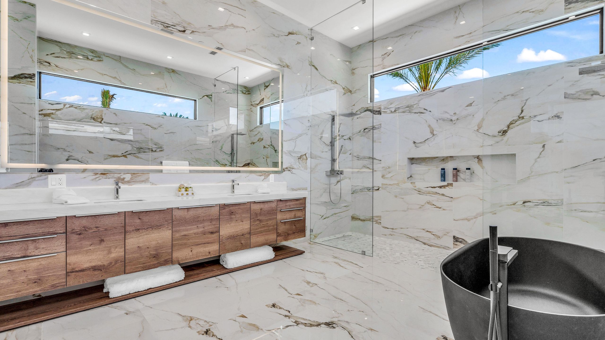 Sleeps 17 | Villa w/ Pool, Hot Tub, & Pickleball Court | Bravo Villa #8 | Photo 20