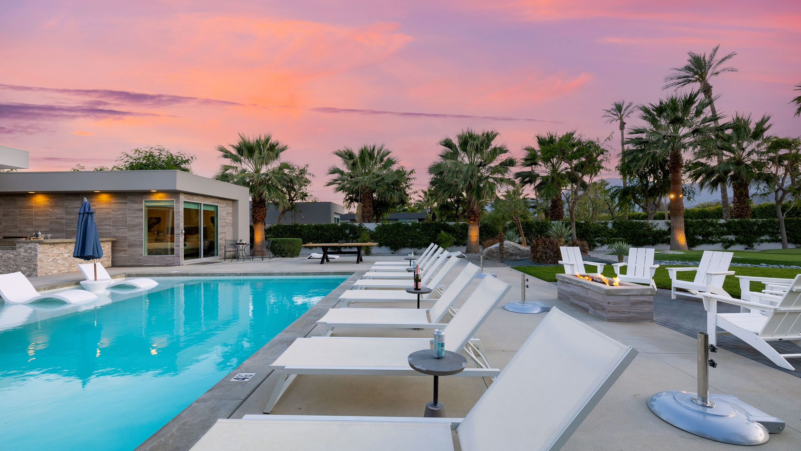 Polo Villa 3 | Features Expansive Putting Green, Pool, Spa & Outdoor Firepit | 6 bedrooms. | Photo 6