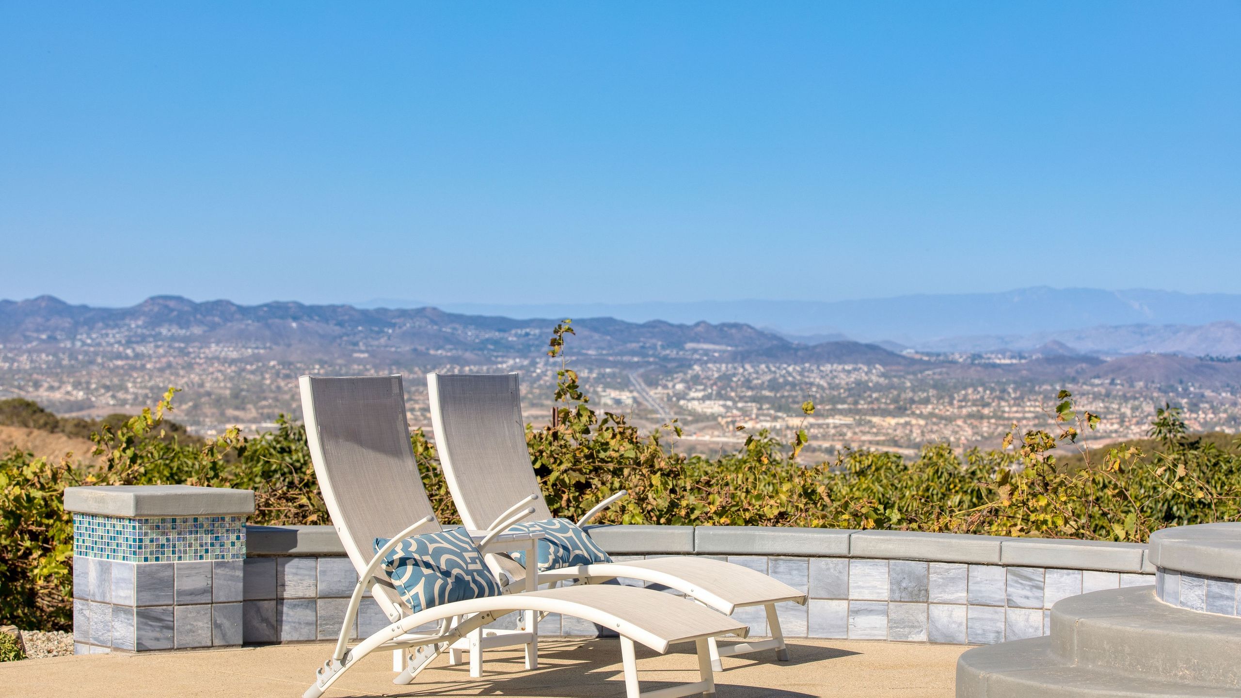 Summit Ranch | Infinity Pool + Views | Photo 33