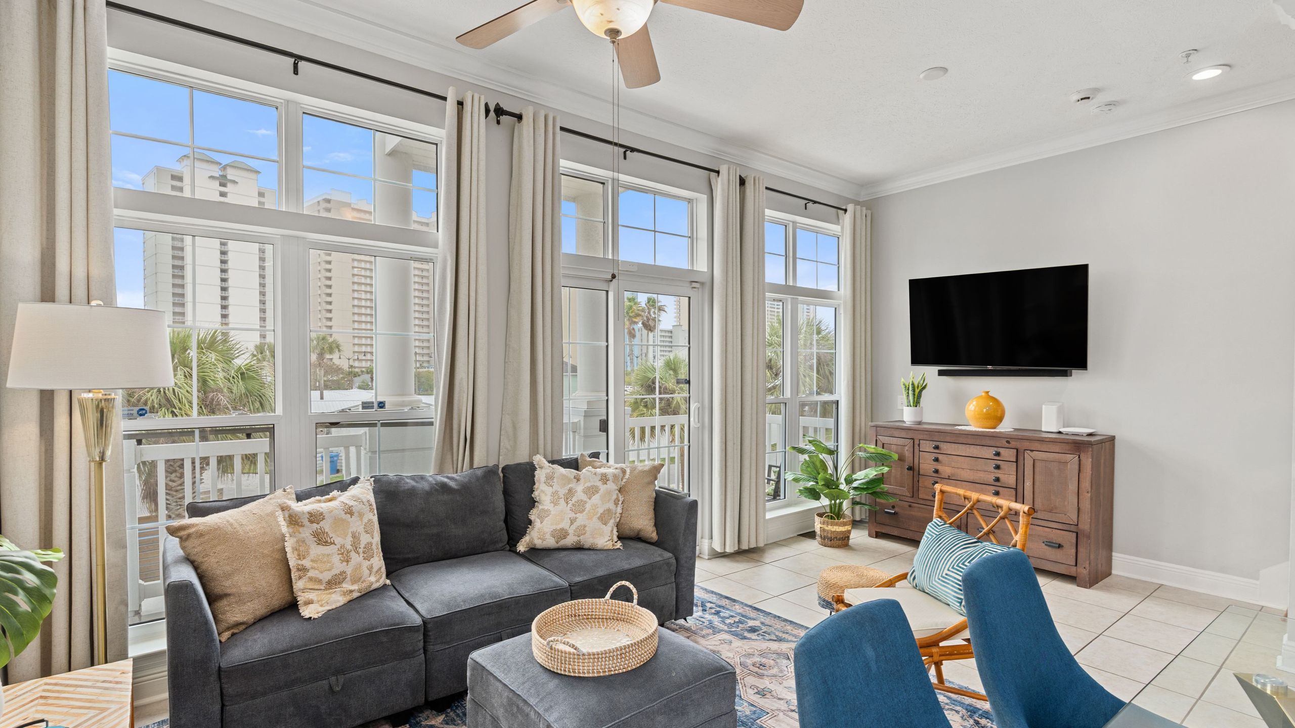 Coastal Retreat With Balcony And Community Pool - Stunning Beach Haven - Panama City Beach, FL