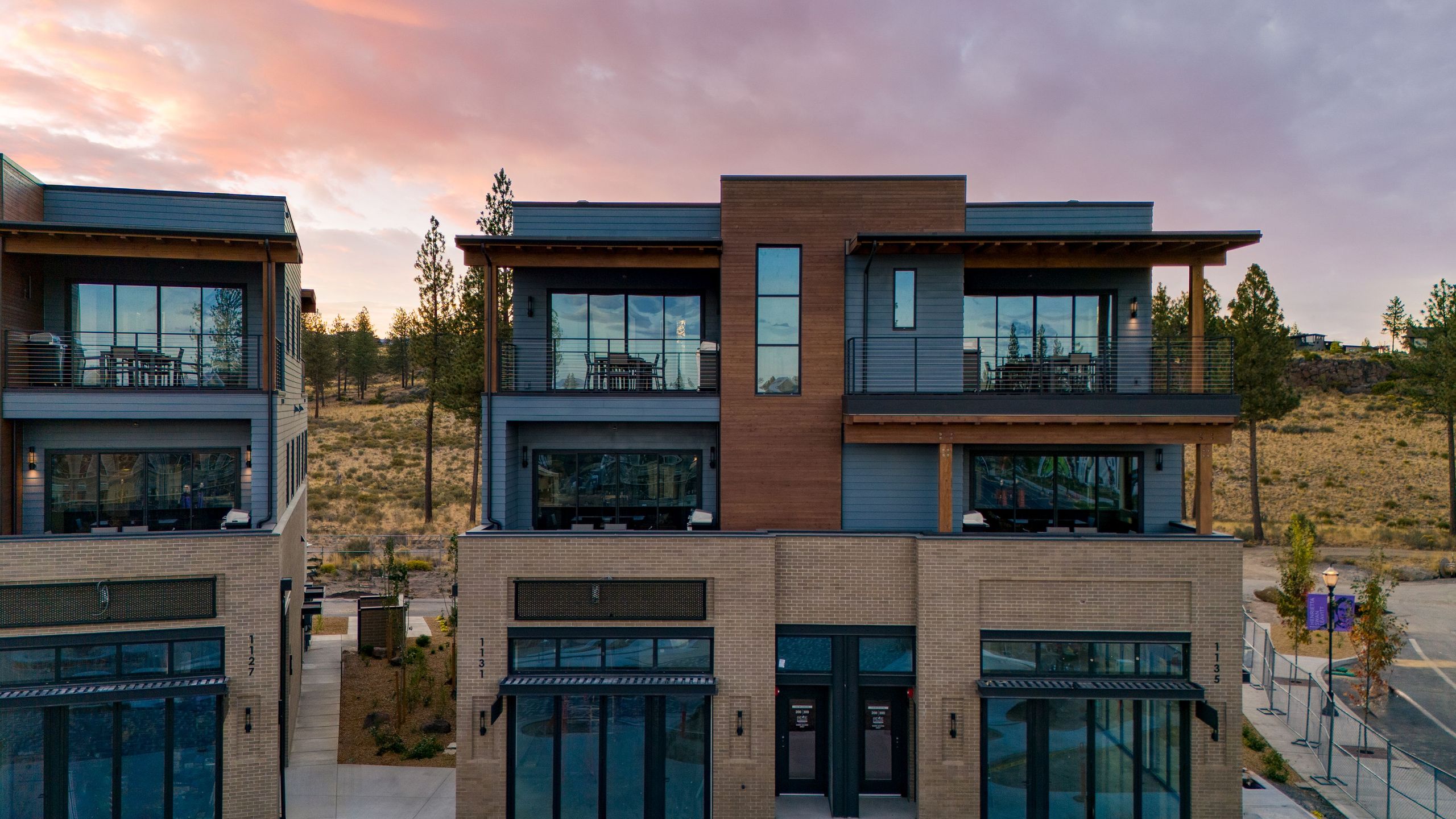 Modern Retreat With Hot Tub And Private Balcony - Stunning Mountain Escape - Bend, OR