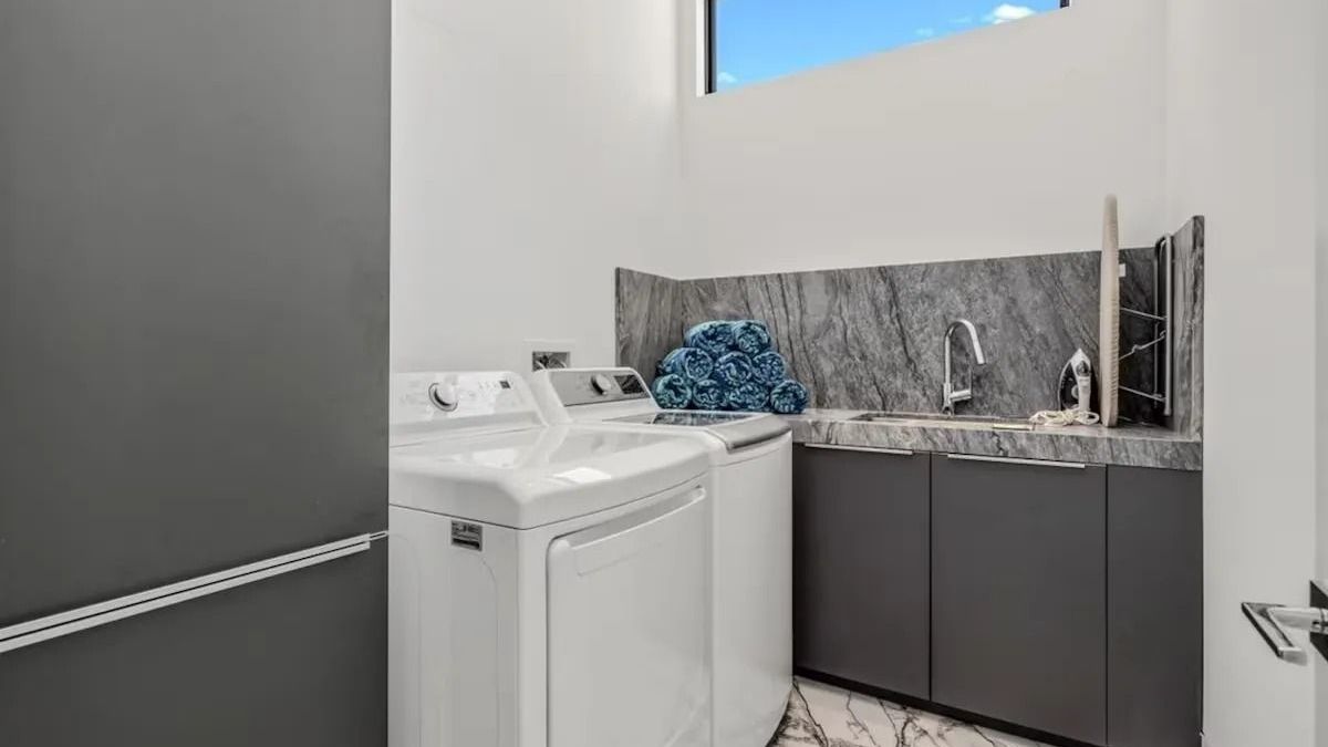 Sleeps 20 | Pool & Pickleball | Villa Near Golf, Dining & Fun | Bravo Villa #2 | Photo 32