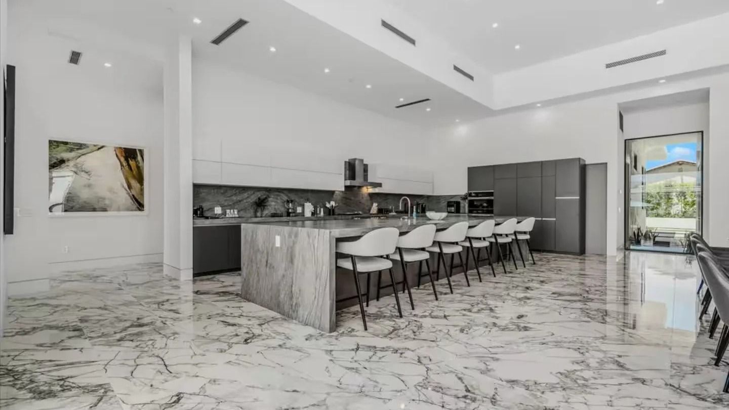 Sleeps 20 | Pool & Pickleball | Villa Near Golf, Dining & Fun | Bravo Villa #2 | Photo 19