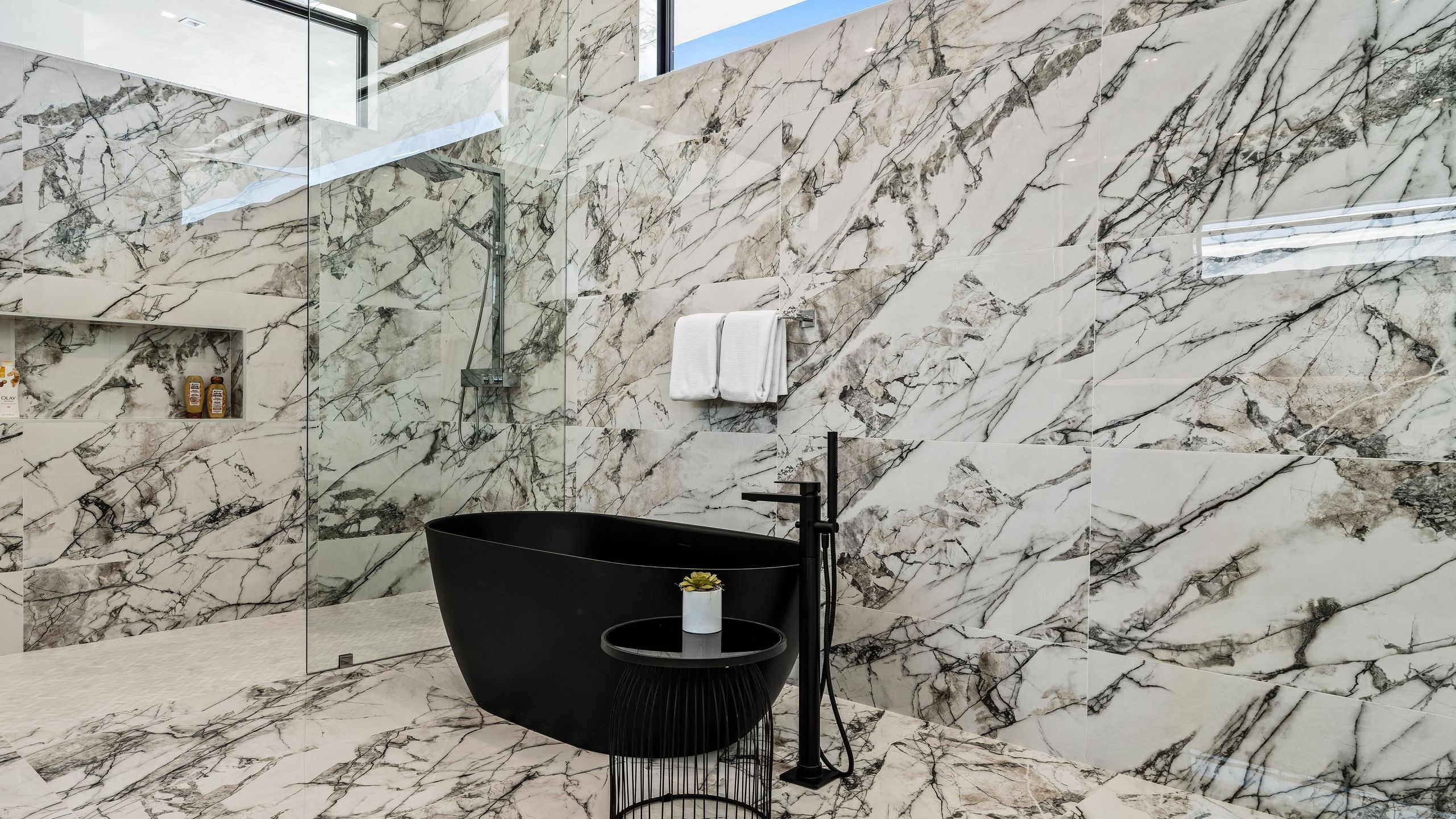 Sleeps 20 | Pool & Pickleball | Villa Near Golf, Dining & Fun | Bravo Villa #2 | Photo 25