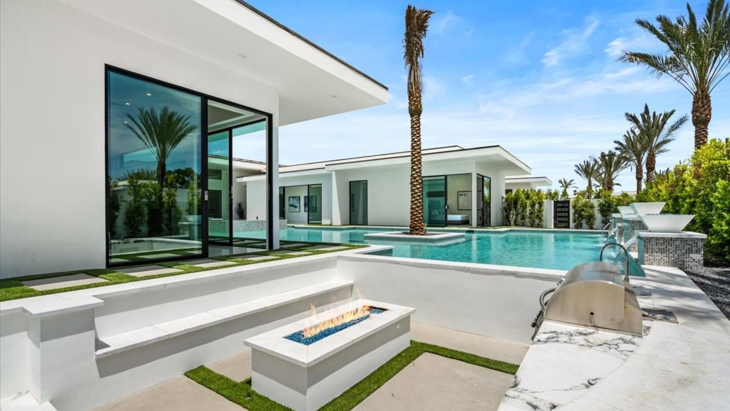 Sleeps 20 | Pool, Hot Tub, & Pickleball Stay in Indio | Bravo Villa #9 | Photo 66