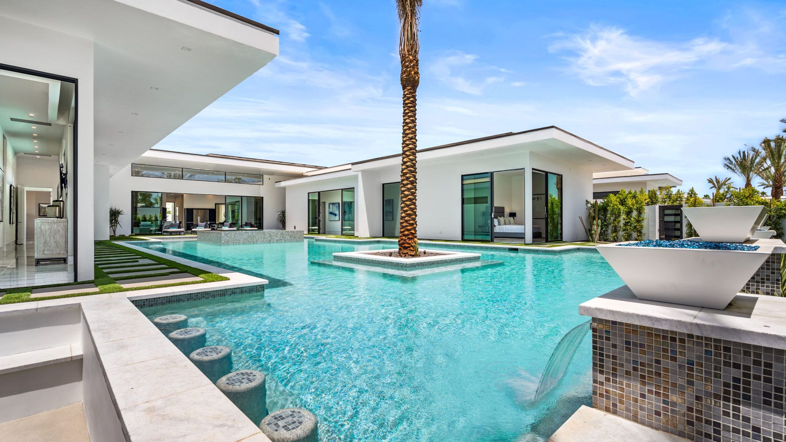 Sleeps 20 | Pool, Hot Tub, & Pickleball Stay in Indio | Bravo Villa #9