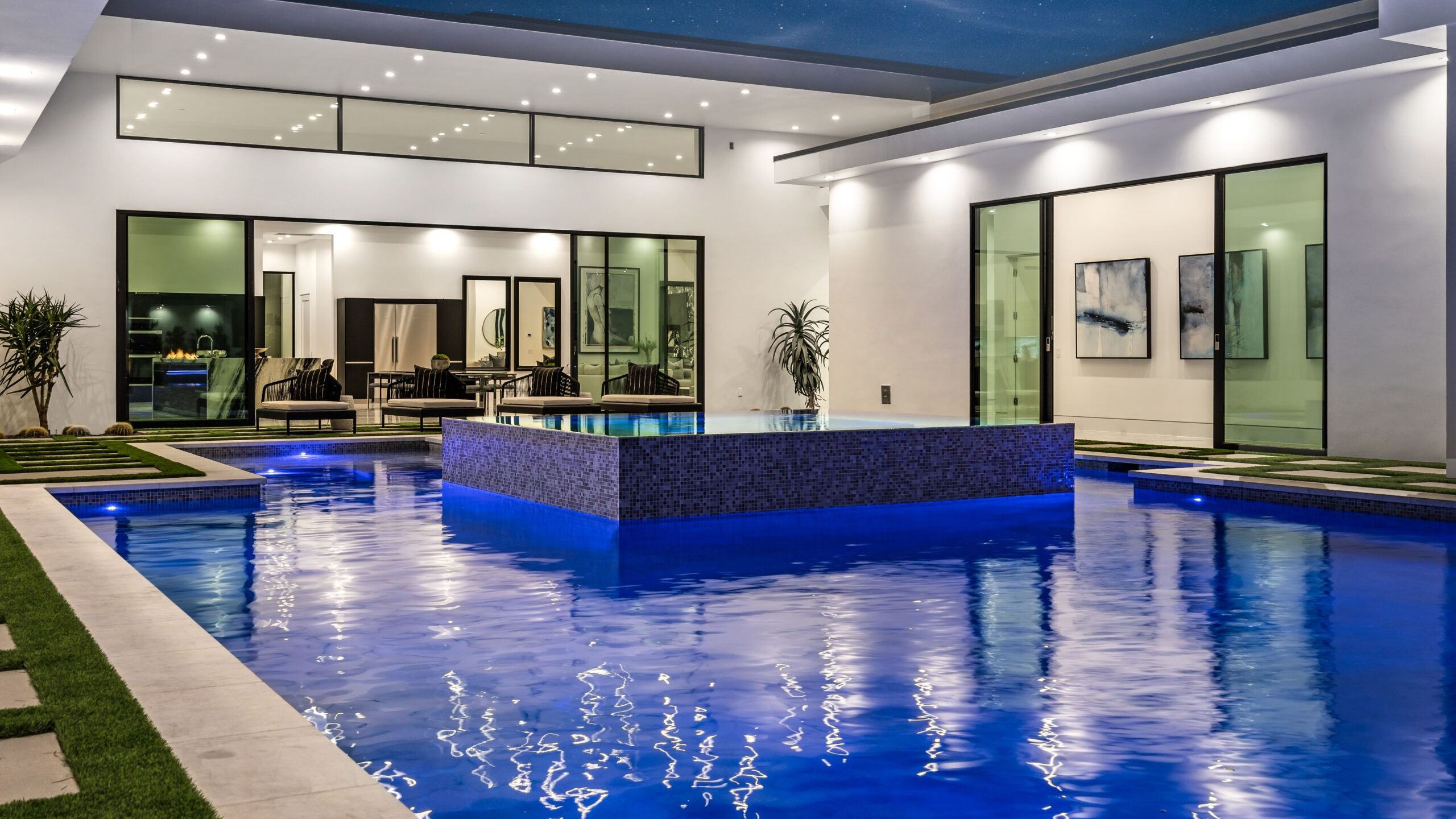 Sleeps 20 | Pool, Hot Tub, & Pickleball Stay in Indio | Bravo Villa #9 | Photo 73