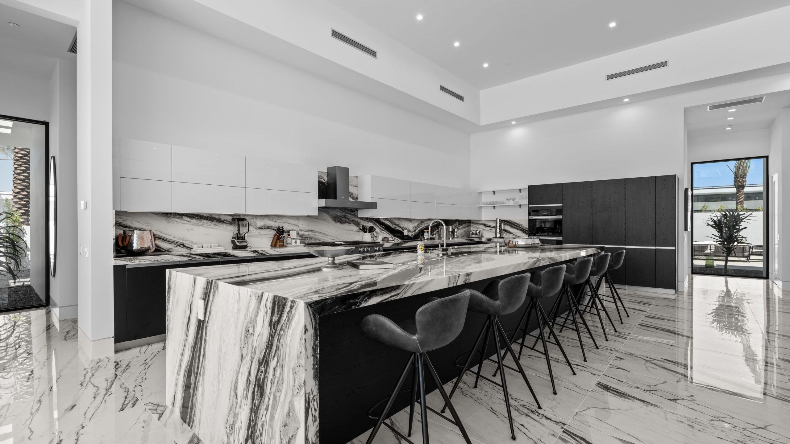 Sleeps 20 | Pool, Hot Tub, & Pickleball Stay in Indio | Bravo Villa #9 | Photo 18