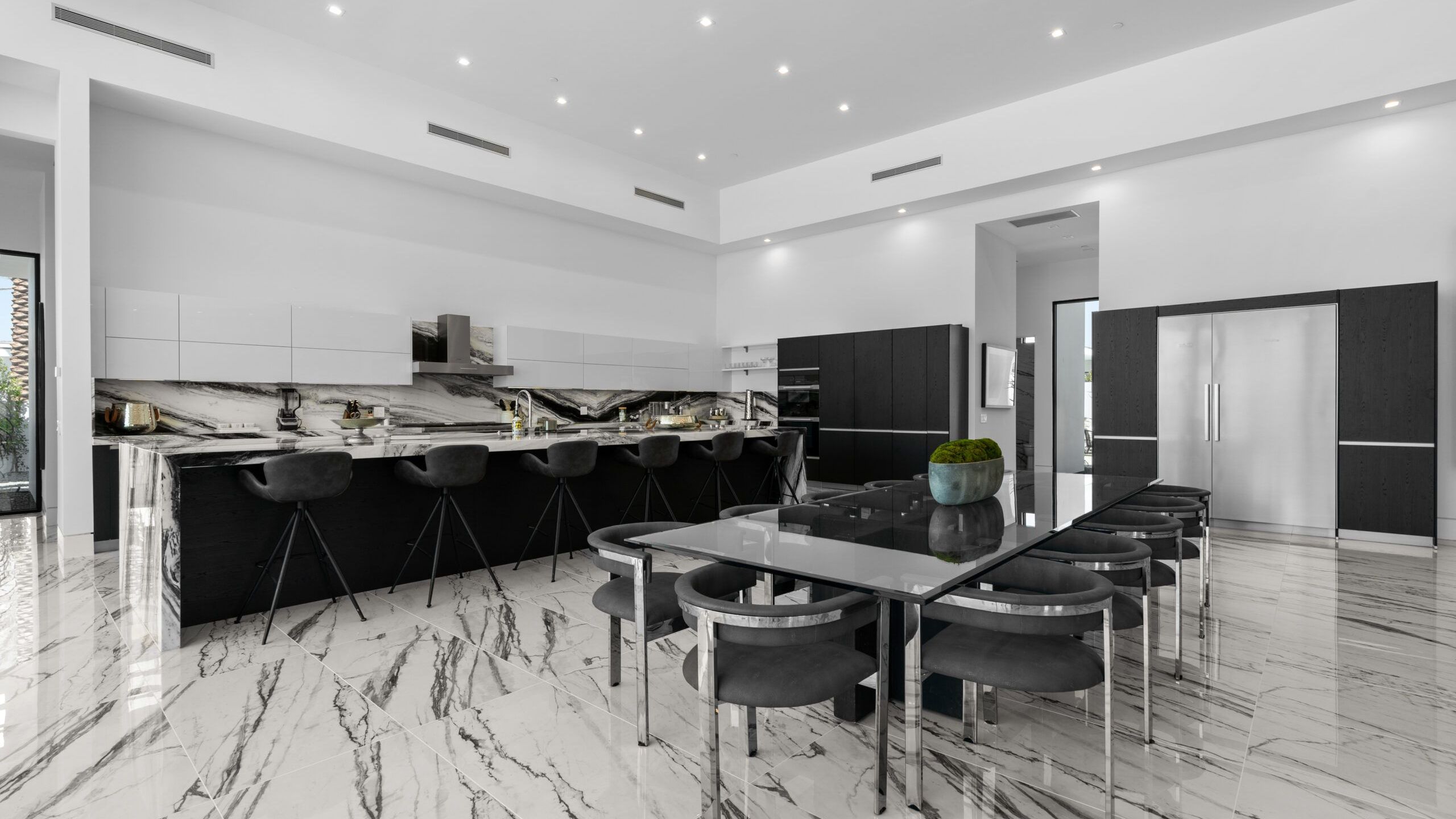 Sleeps 20 | Pool, Hot Tub, & Pickleball Stay in Indio | Bravo Villa #9 | Photo 19