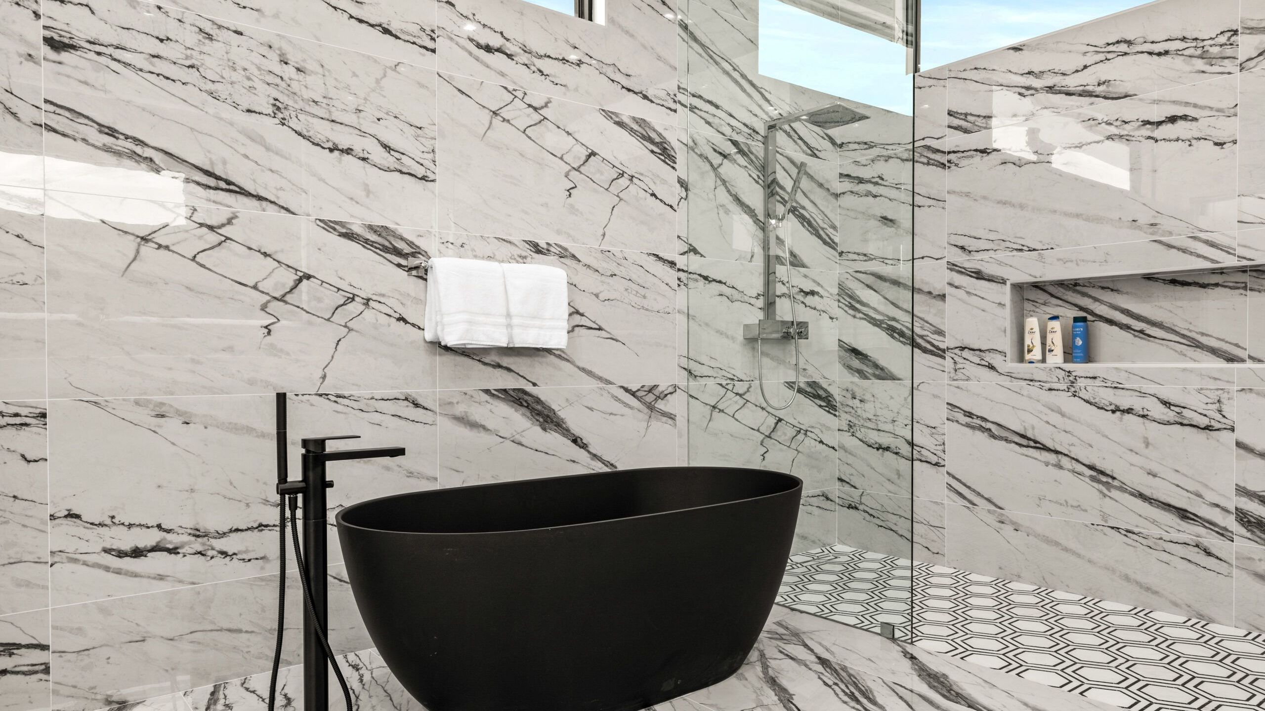 Sleeps 20 | Pool, Hot Tub, & Pickleball Stay in Indio | Bravo Villa #9 | Photo 29