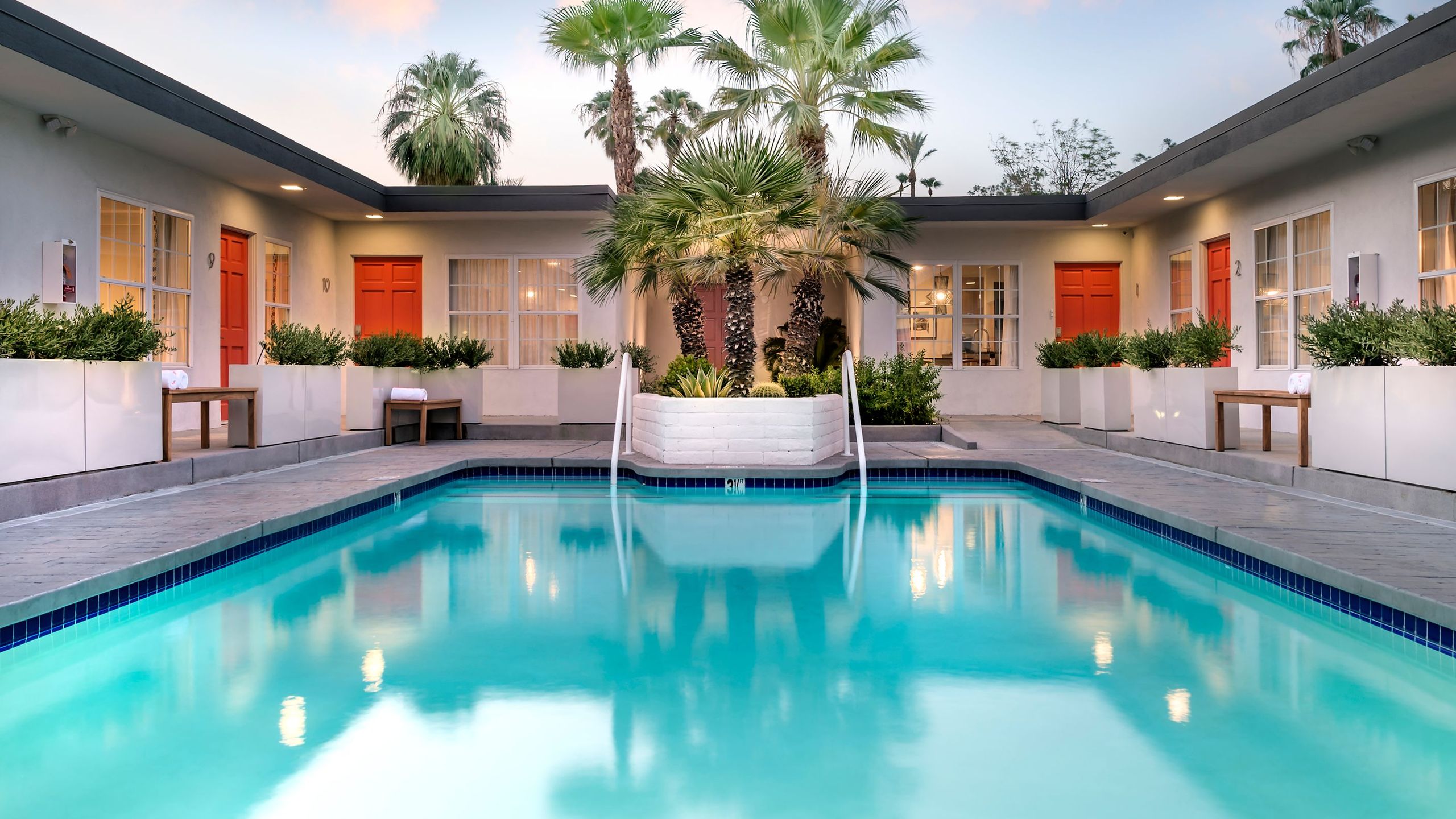 The Weekend By Avantstay | Poolside King + Private Patio | Old Las Palmas - Palm Springs, CA